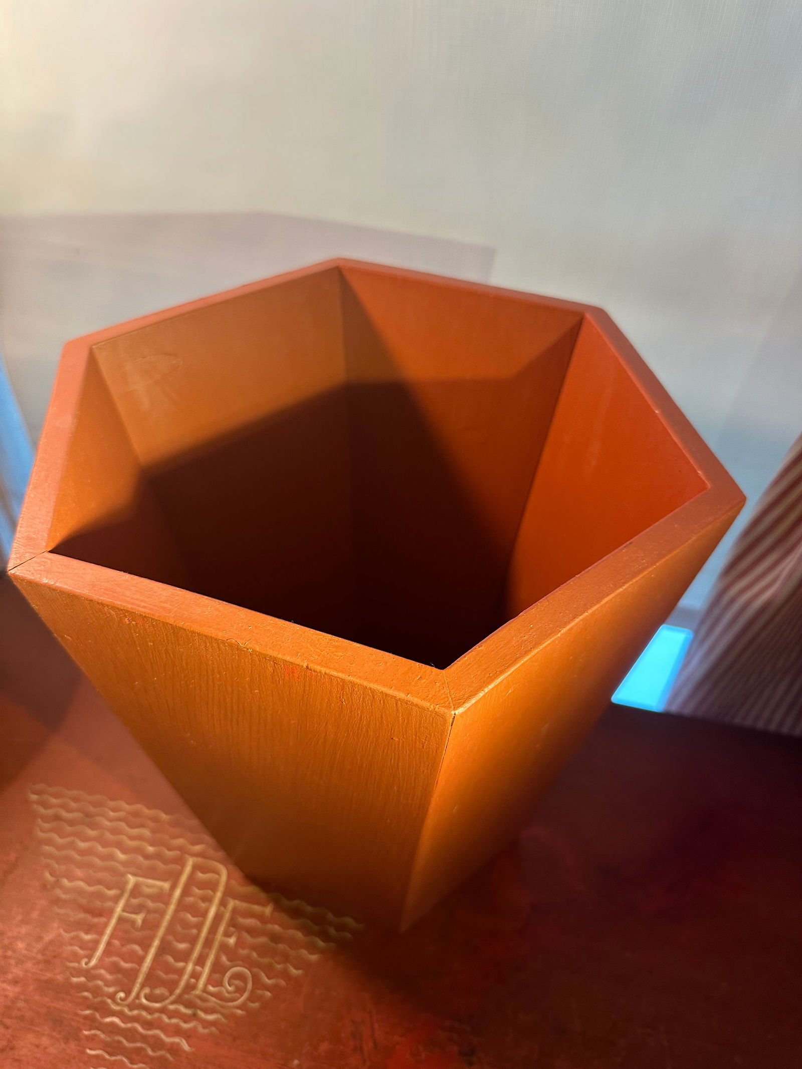 A Traditional English Style Hexagonal Burnt Red Wastebasket - 7