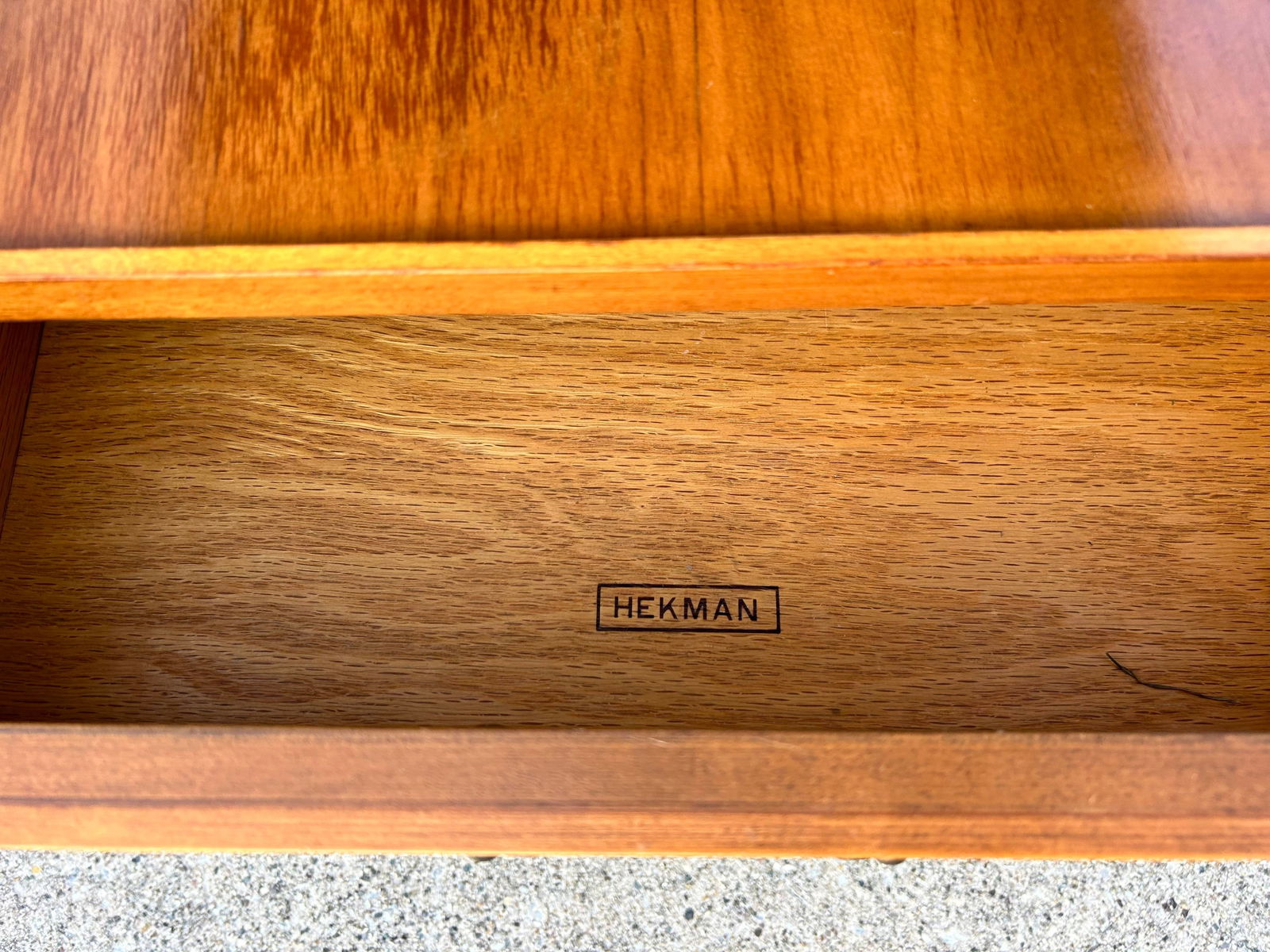 Mid-Century Hekman End Table | Nightstand - 7