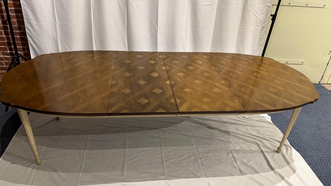 1970s Walnut French Provincial Walnut Dining Table With Parquetry - 2