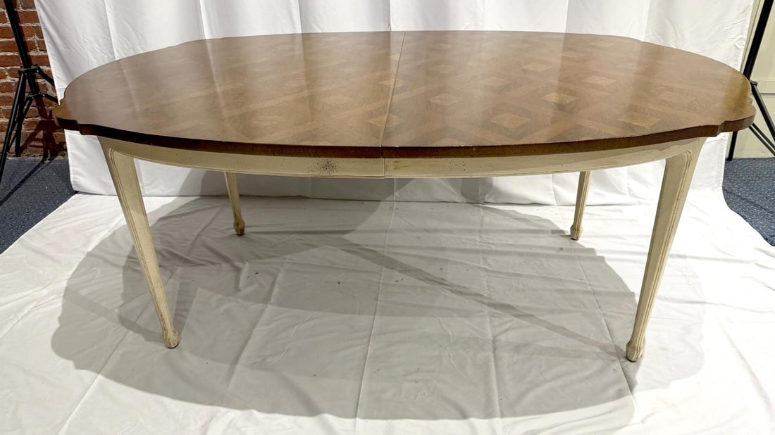 1970s Walnut French Provincial Walnut Dining Table With Parquetry - 6