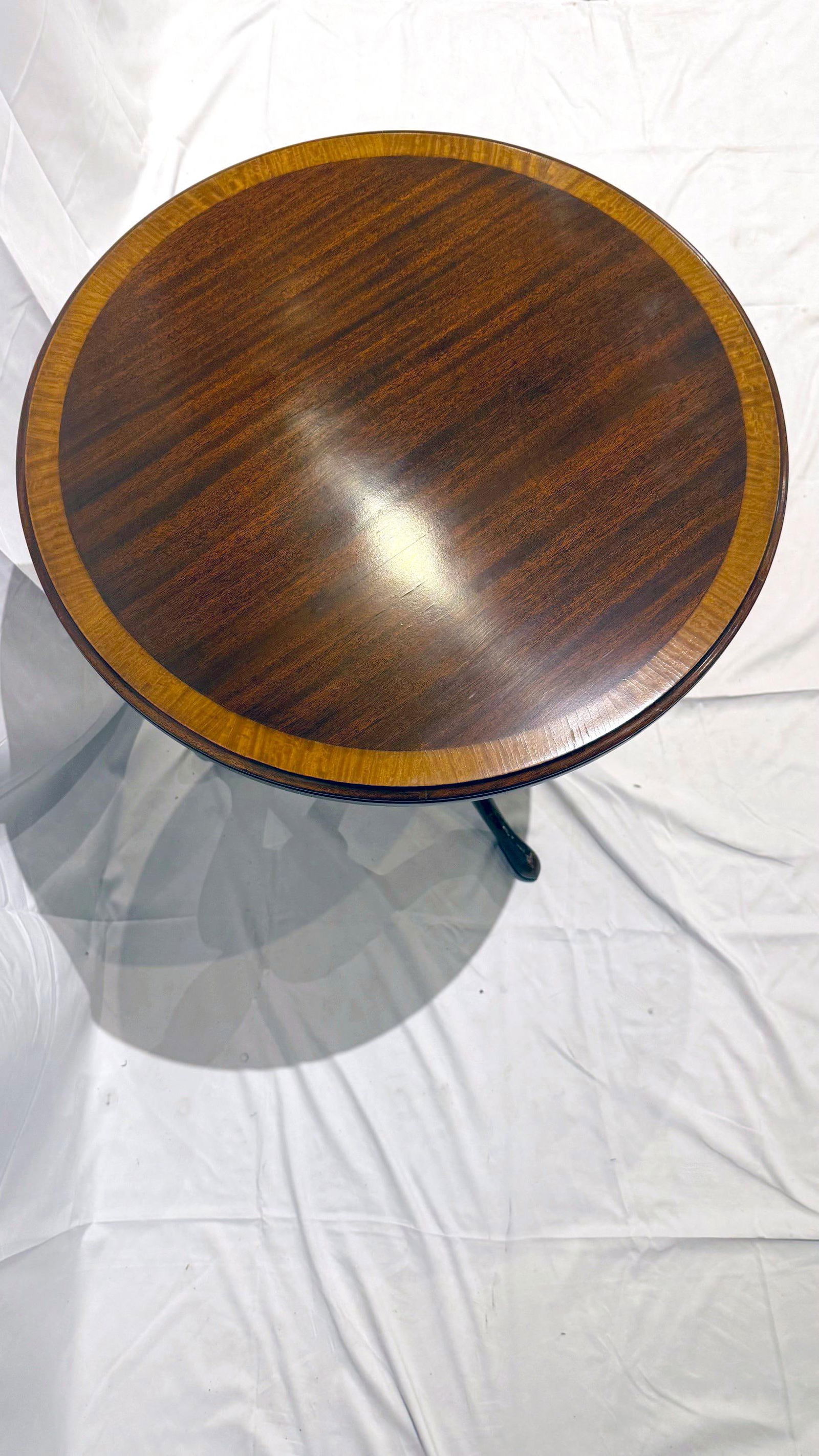 1930s Round Tilt-Top Table - 2