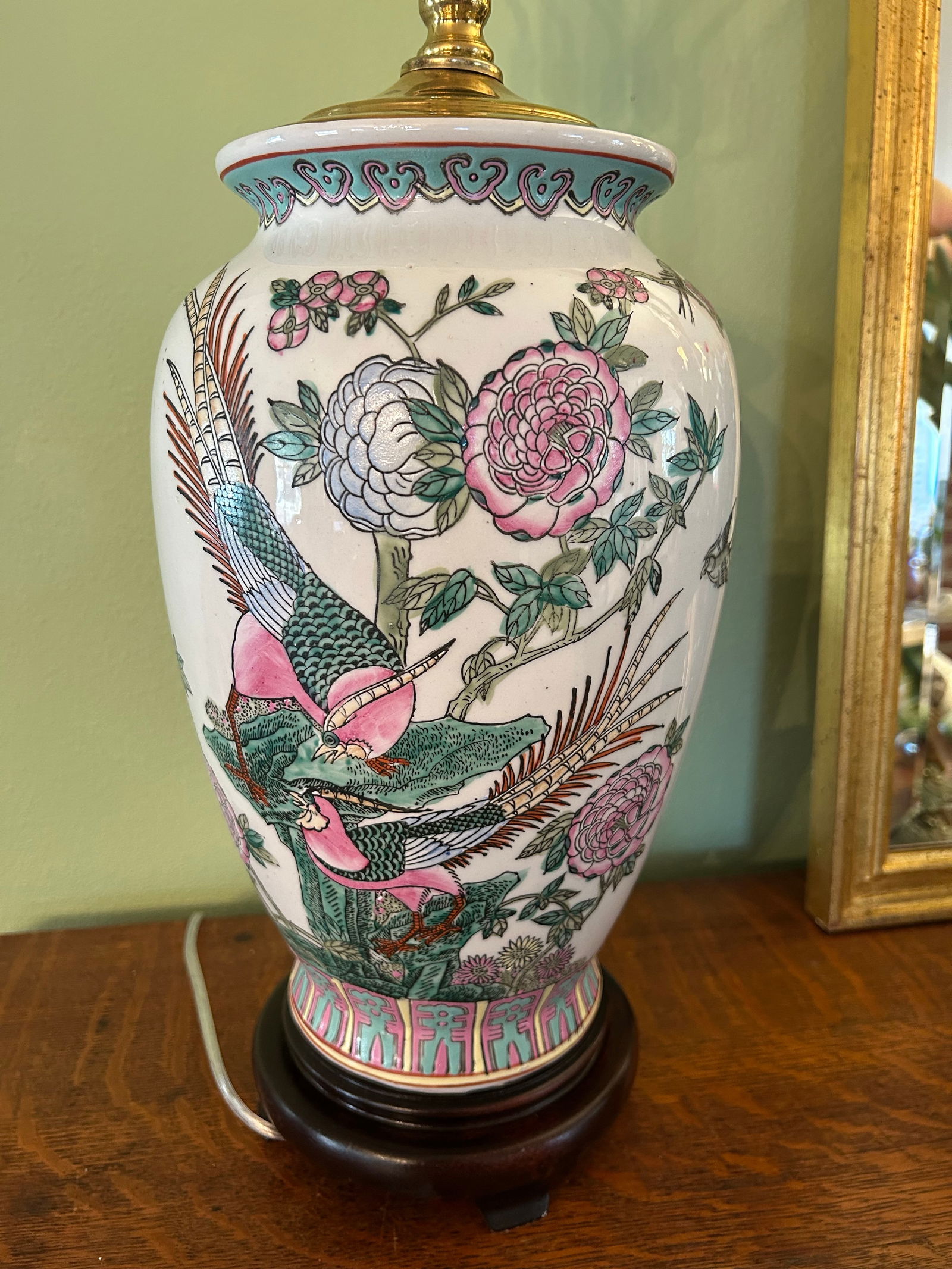 Late 20th Century Chinoiserie Porcelain Pheasant and Peony Lamp on Ming Base - 3