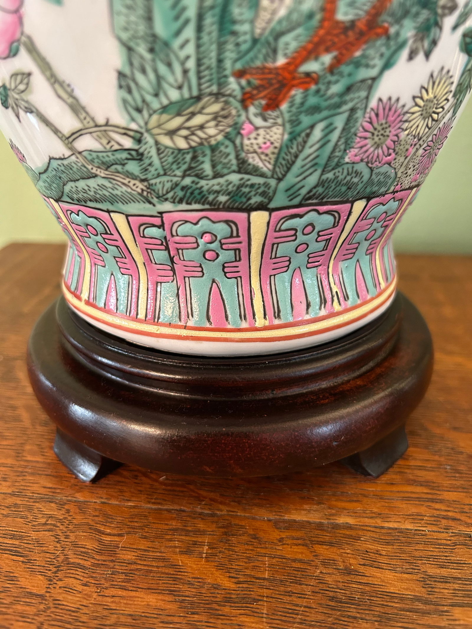 Late 20th Century Chinoiserie Porcelain Pheasant and Peony Lamp on Ming Base - 7