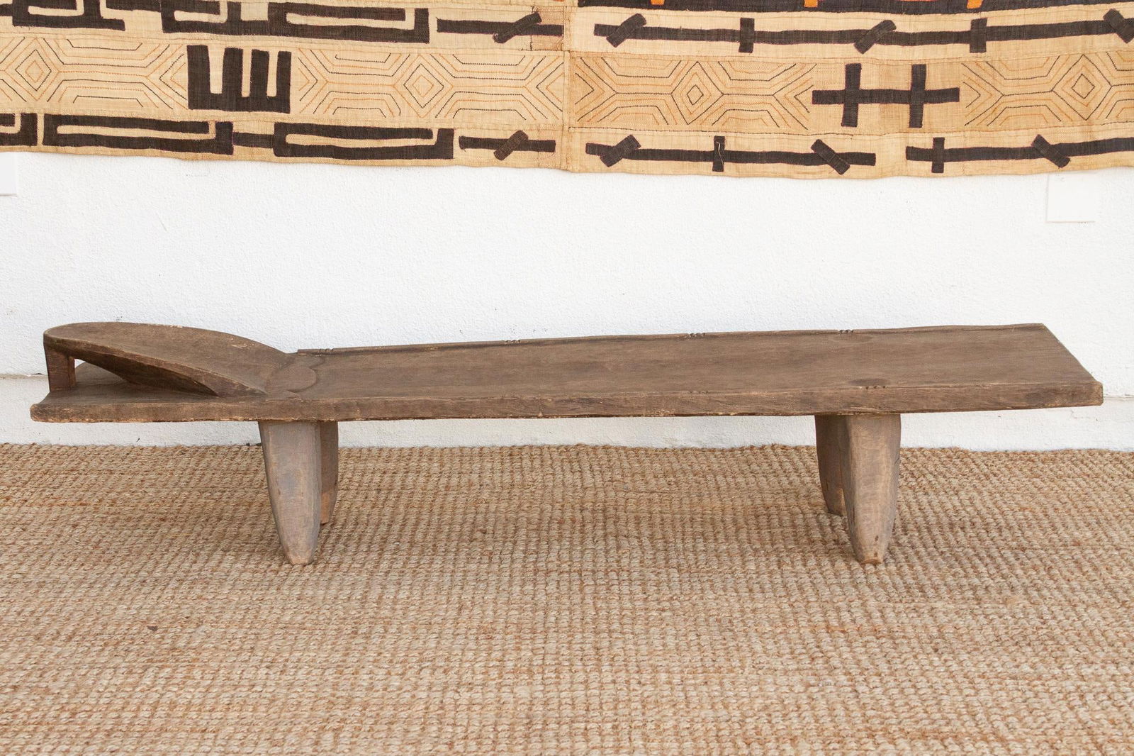 Antique Farmhouse Senufo Bed, a Symbol of African Design - 8