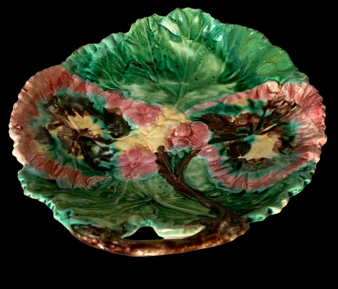 1880s Etruscan Floral Hydrangea Begonia Majolica Plate Attributed to Saint Amand - 6