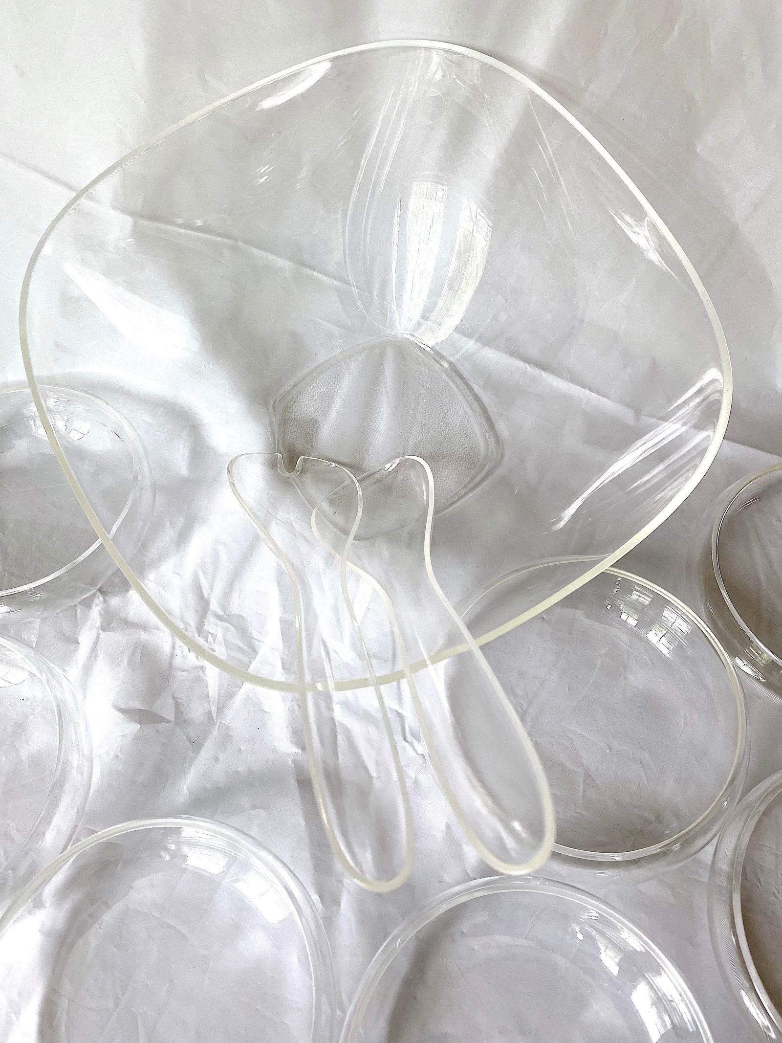 Vintage 1970s Mod Lucite Salad Set With Bowls and Serving Utensils Set- 11 Pieces - 4