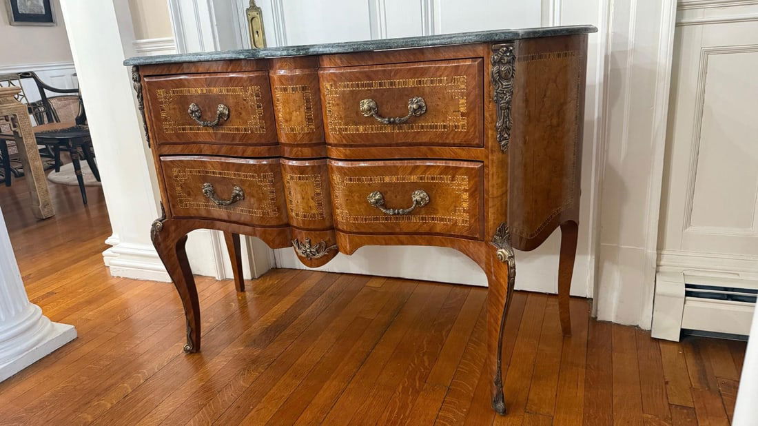 Mid 19th Century Chest of Drawers With Marble Top - 2