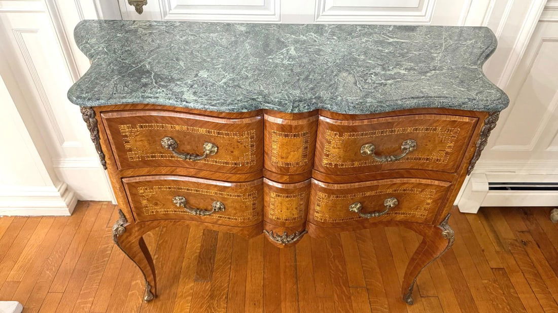 Mid 19th Century Chest of Drawers With Marble Top - 4