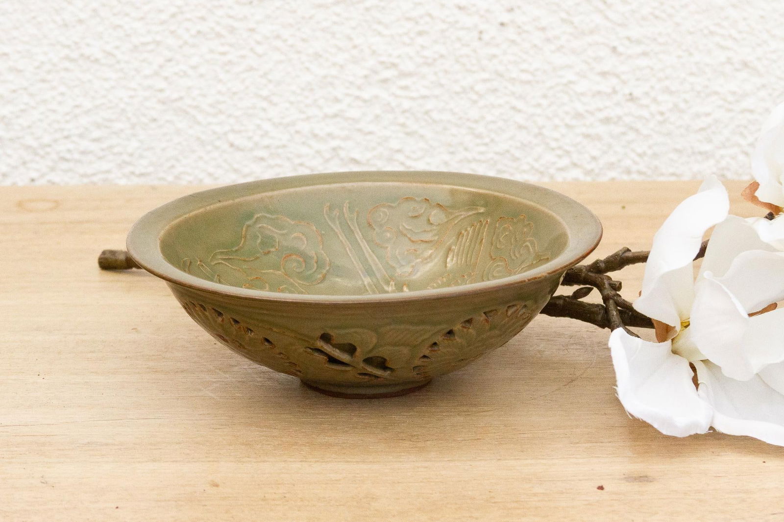 Antique Dragon Engraved Yaozhou Celadon Bowl - 2