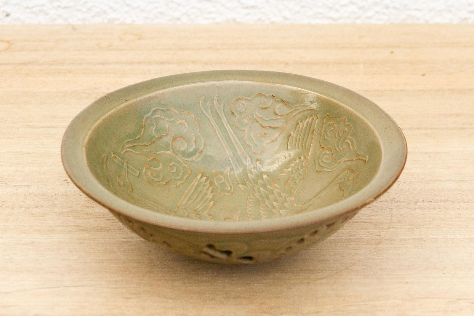 Antique Dragon Engraved Yaozhou Celadon Bowl - 5