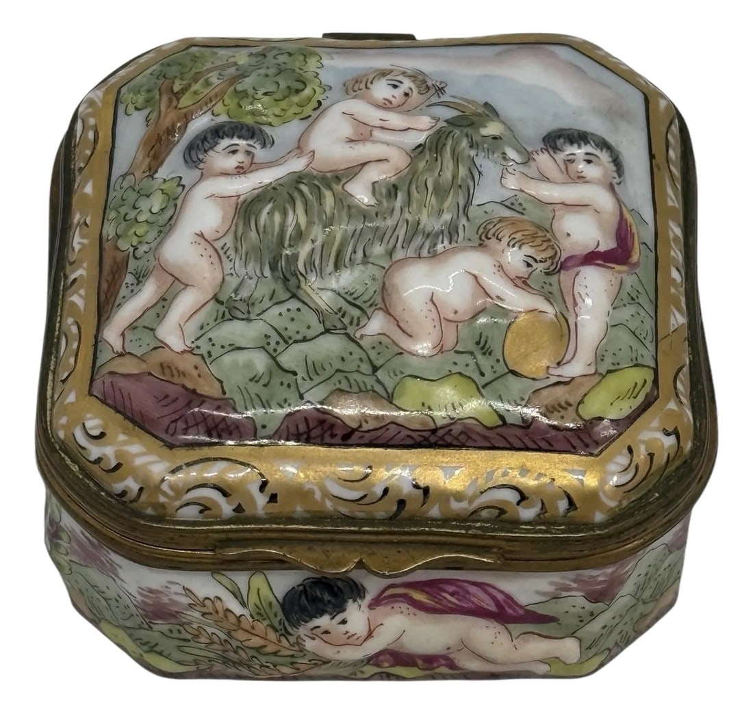 Late 19th Century Capodimonte Porcelain Hand-Painted Square Shape Trinket Box With Playing Cherubs D (1 of 12)