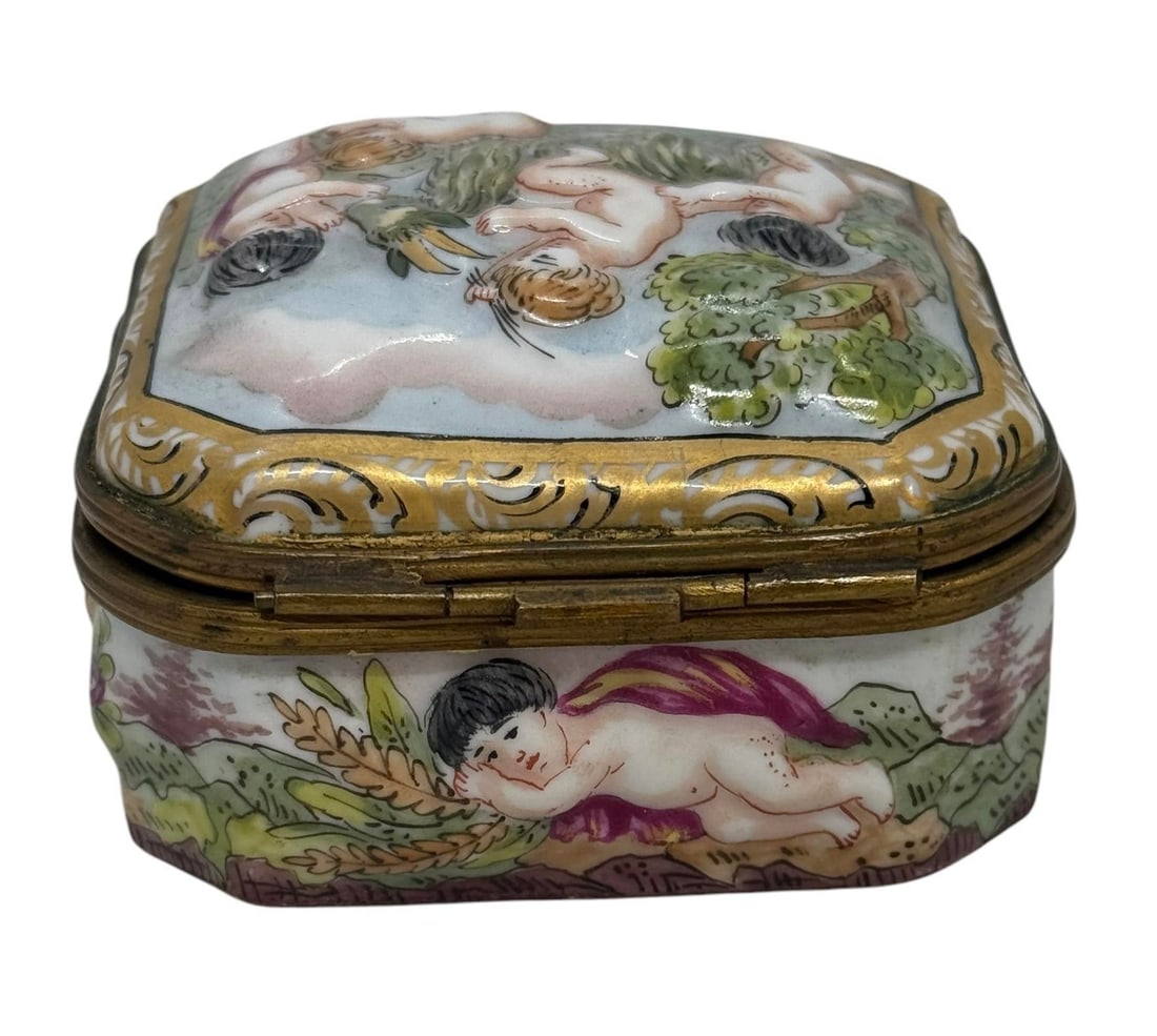 Late 19th Century Capodimonte Porcelain Hand-Painted Square Shape Trinket Box With Playing Cherubs D - 6