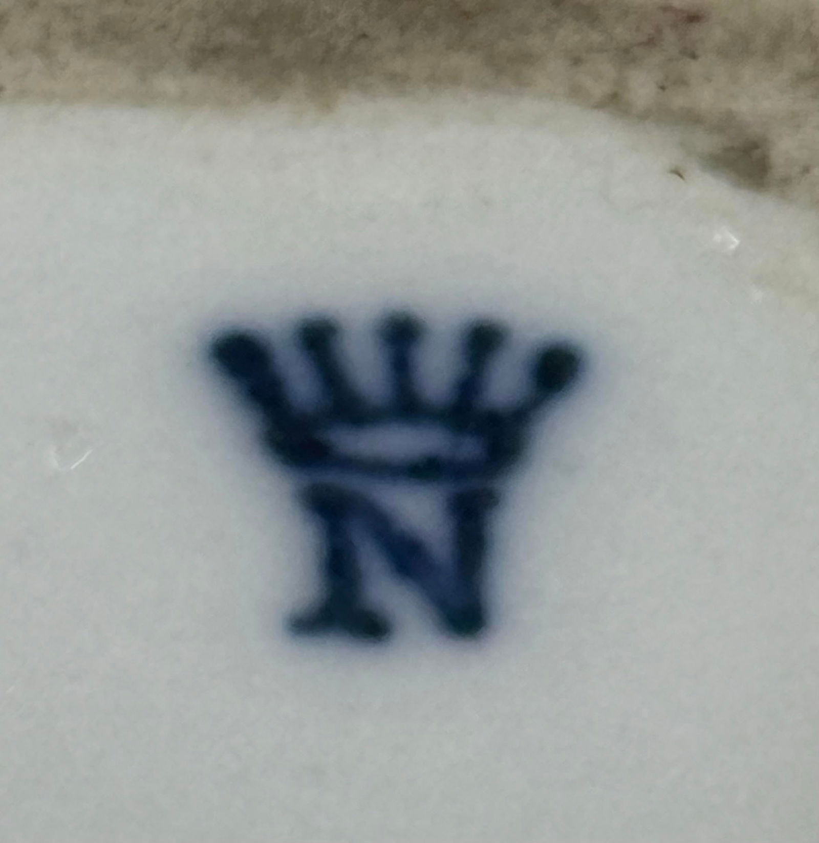 Late 19th Century Capodimonte Porcelain Hand-Painted Square Shape Trinket Box With Playing Cherubs D - 9