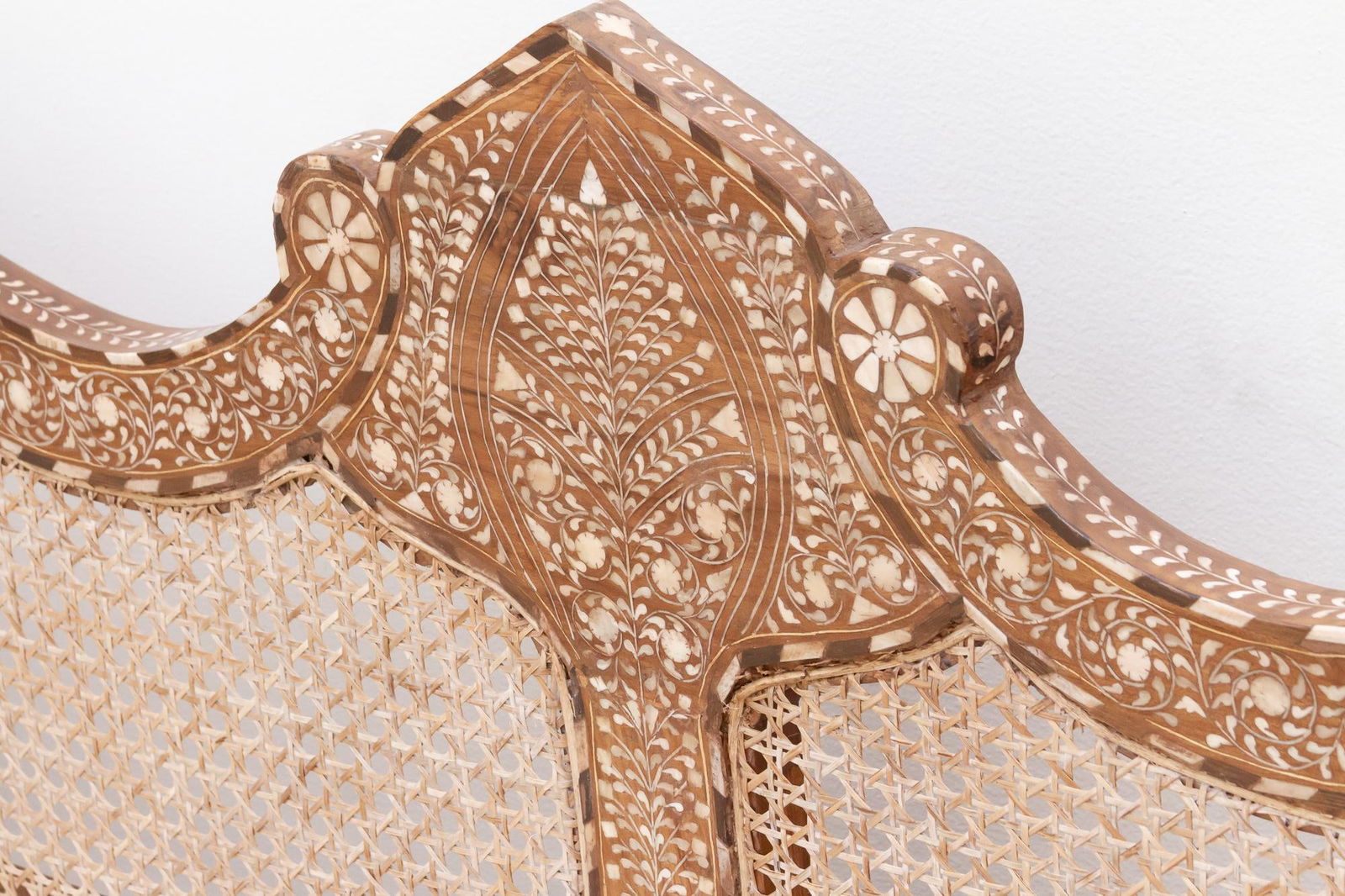 Exquisite Anglo-Indian Inlay Settee Bench - 10