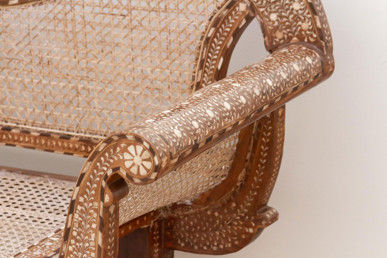 Exquisite Anglo-Indian Inlay Settee Bench - 3