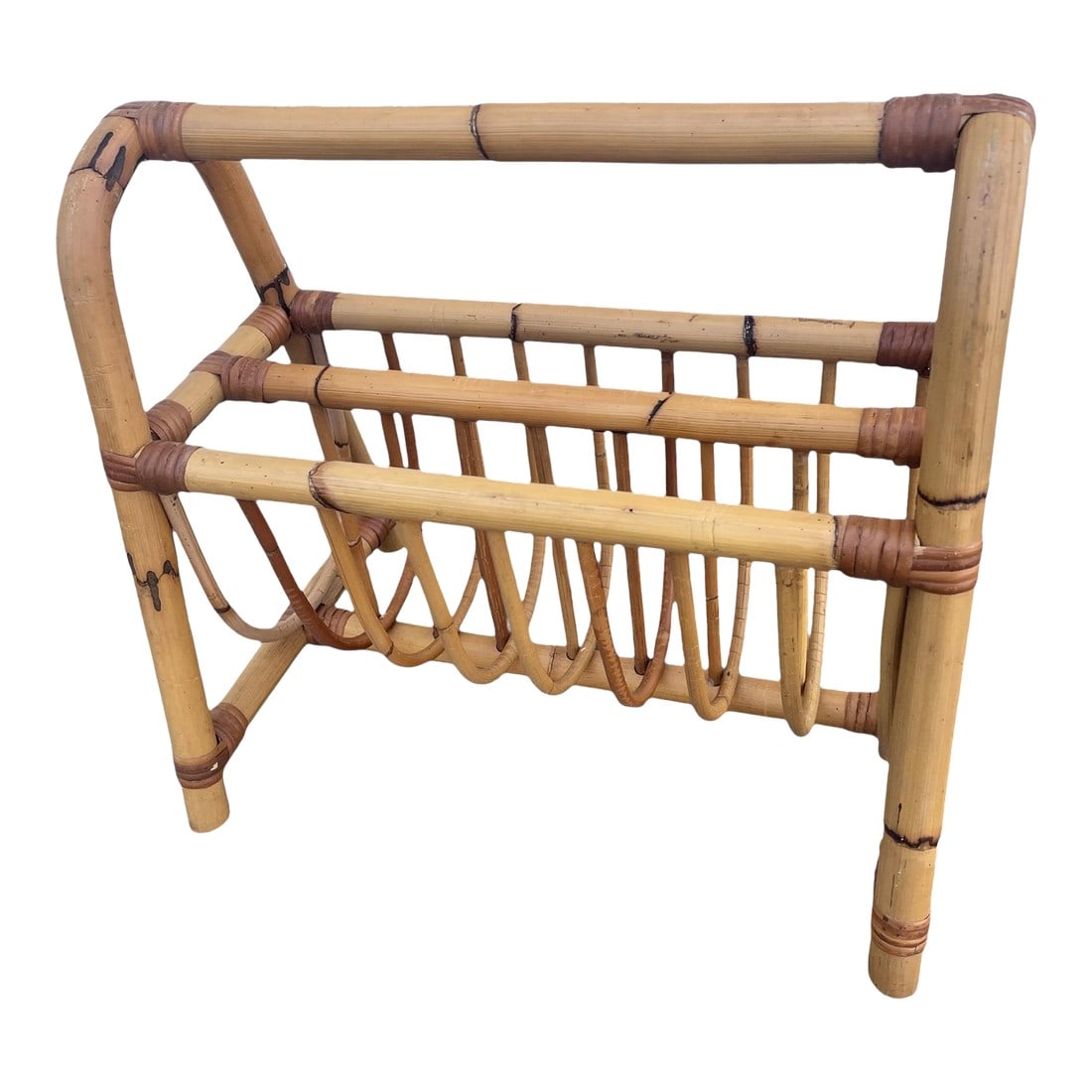Rattan Wicker 1970's Magazine Rack (1 of 8)