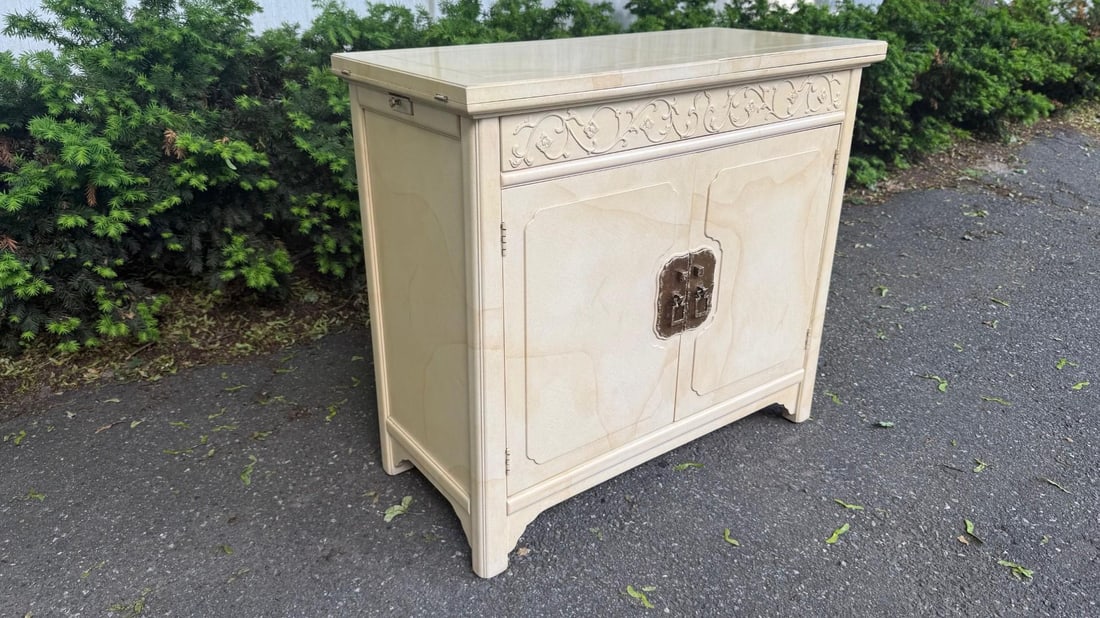 1970s Henredon "Plan 2" Hollywood Regency Buffet Server – Faux Goatskin Lacquer, Flip-Top Desi - 4