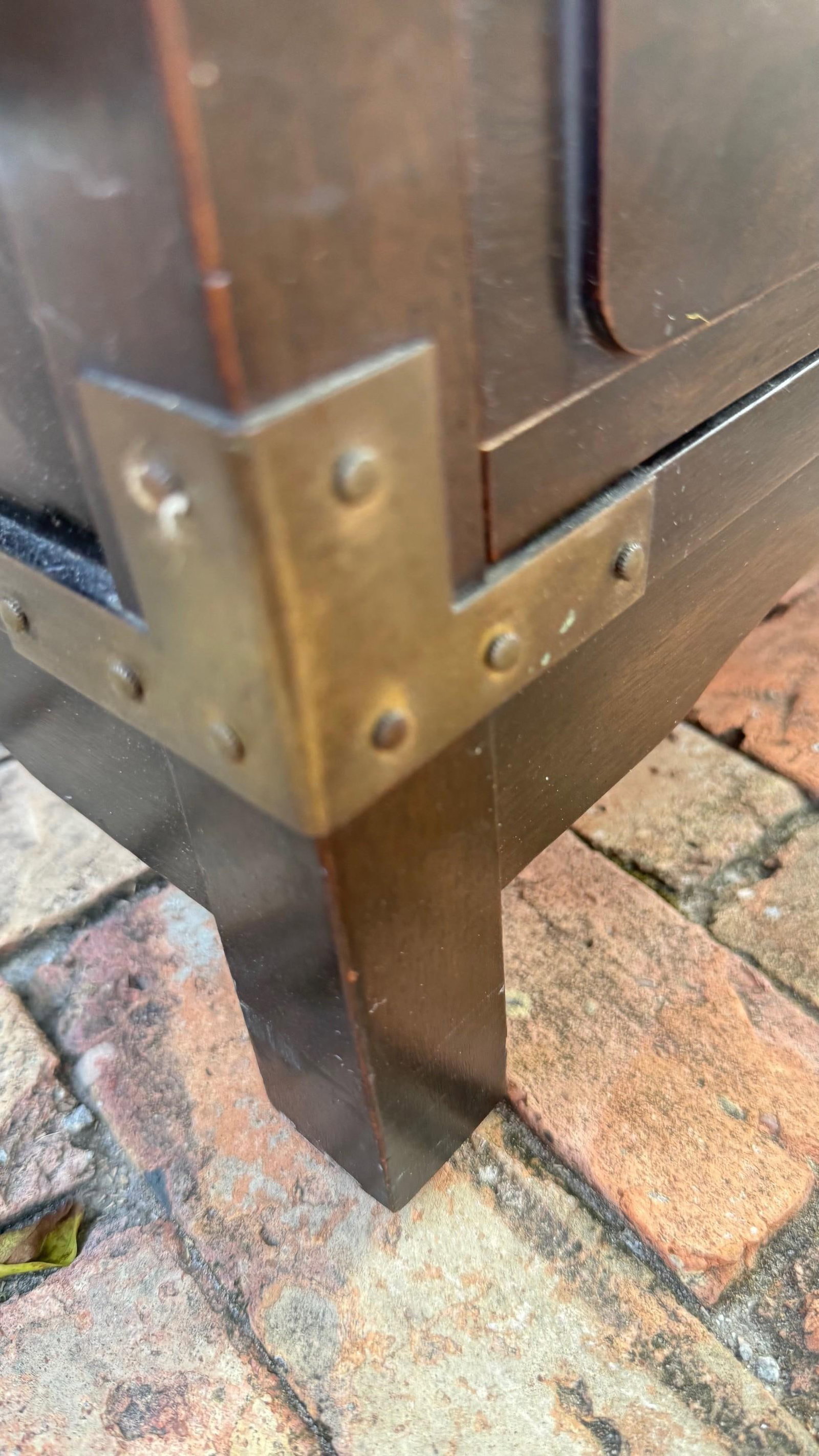 1960s John Widdicomb Bedside Table With Travertine Top and Brass Detailing - 11