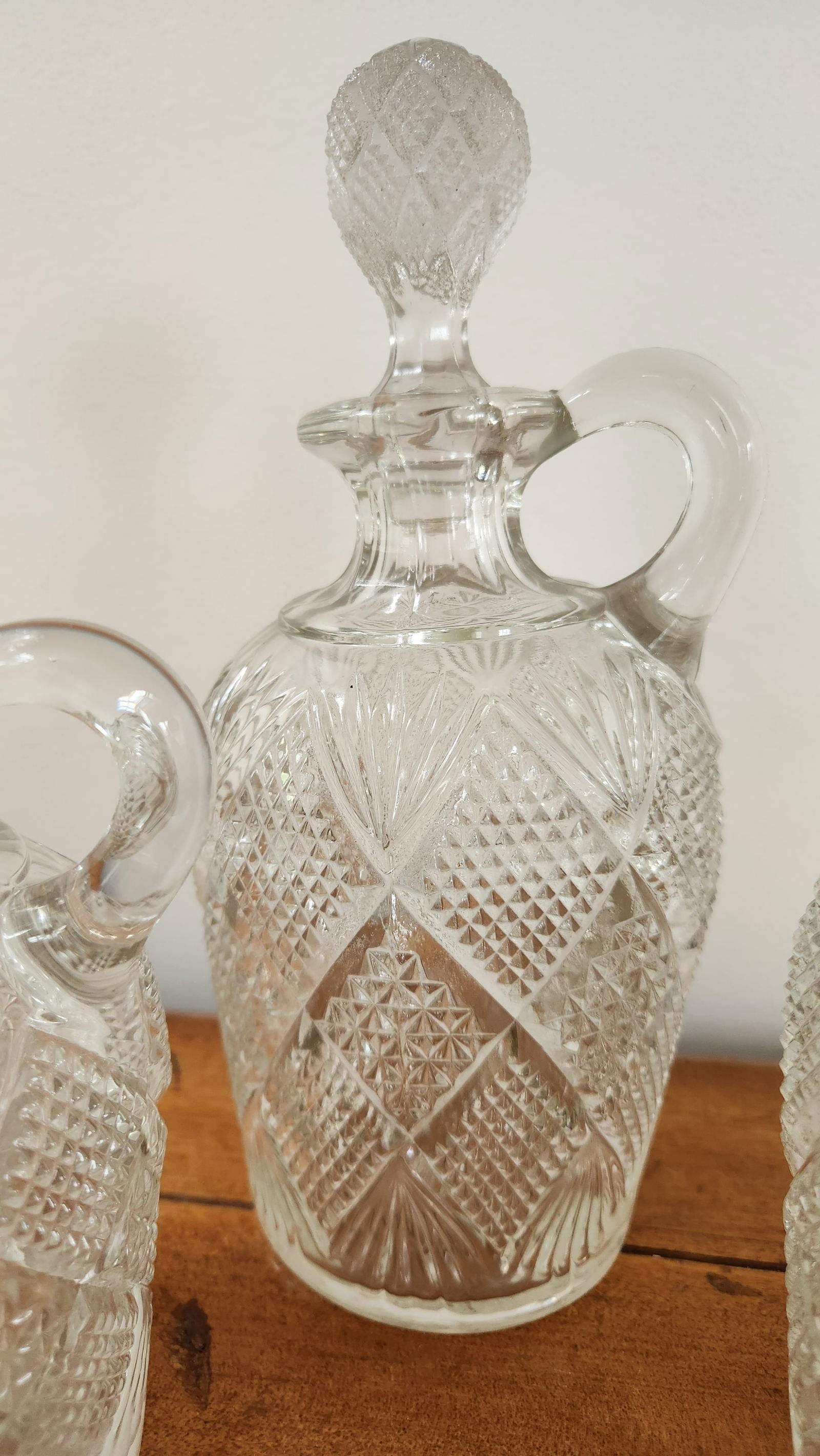 Set of 3 Antique Late 19th Century Brilliant Cut Glass Decanters With Ball Stoppers and Loop Handles - 11