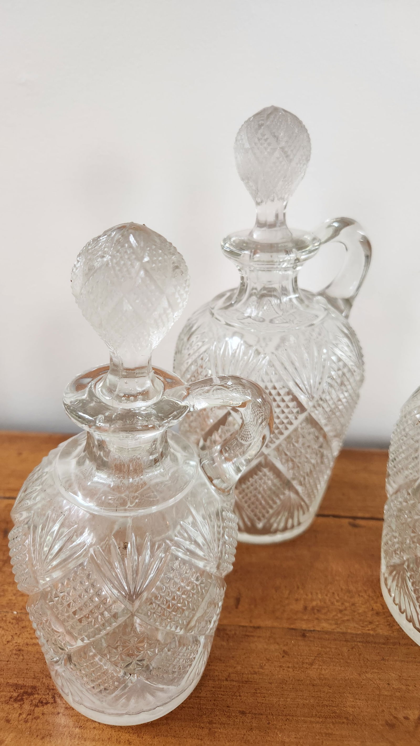 Set of 3 Antique Late 19th Century Brilliant Cut Glass Decanters With Ball Stoppers and Loop Handles - 4