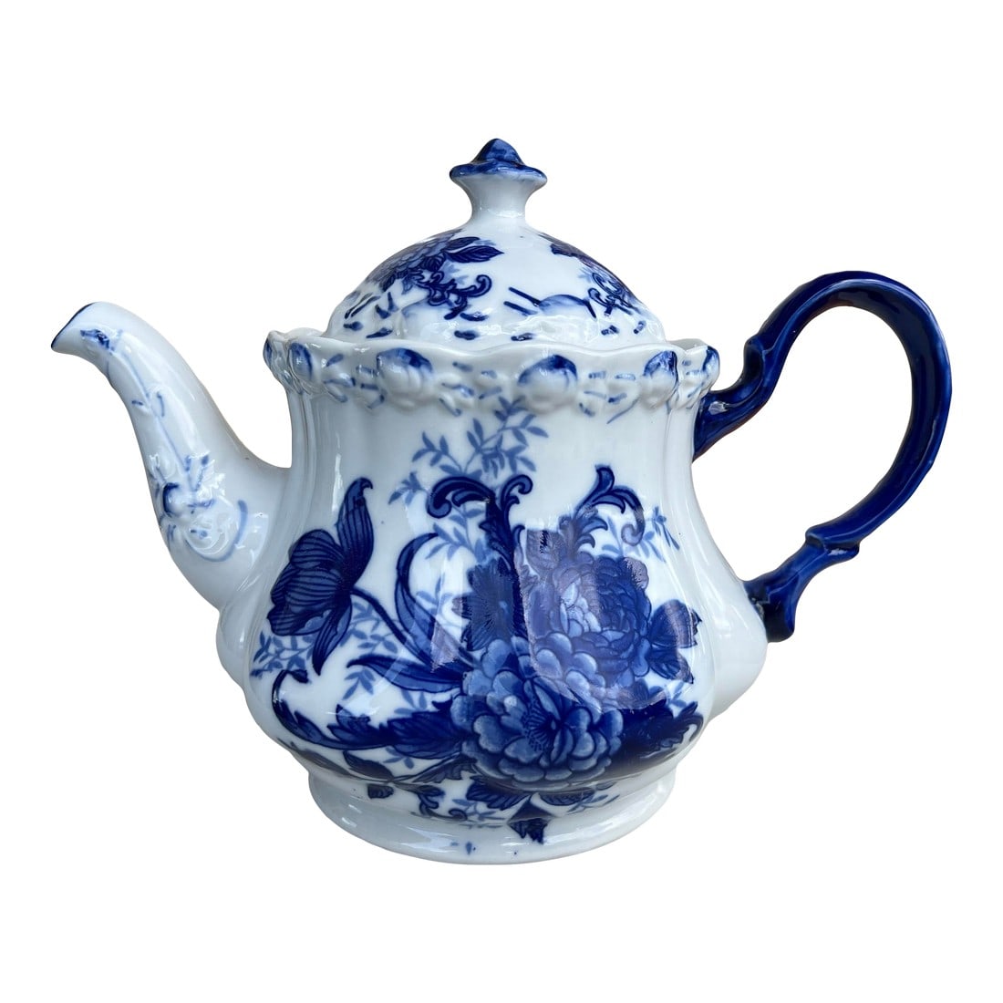Vintage Ceramic Floral Blue & White Tea Pot: Vintage Blue and white floral teapot. Ceramic with no markings. Decorative blue handle, removable lid. Royal blue flower designs. Condition: Alterations: Original Condition Unaltered Imperfections: