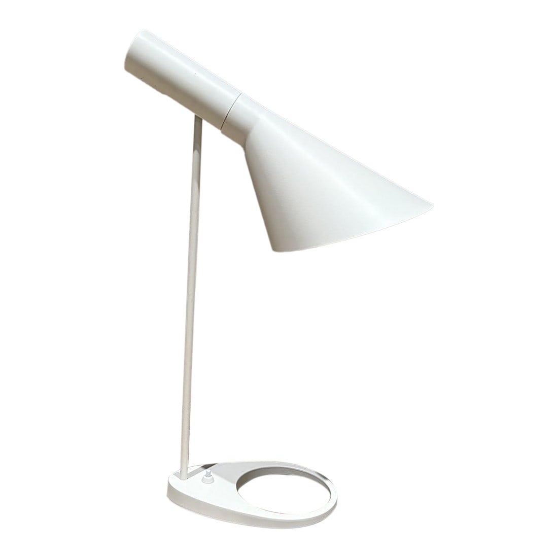 Vintage White Modern Desk Lamp Attributed to Jacobsen: For your consideration, a vintage white modern desk lamp after Jacobsen. Painted in white. Tested and working. Dimensions: 21 H x 14 D x 5.75 W Please visit take a look at our listings, we have an