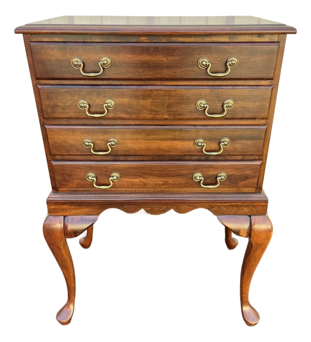 1970s Cresent Furniture Queen Anne Cherry 4-Drawer Lined Silver Flatware Chest: Made by Cresent Furniture company in the 1970's, this terrific piece of dining room furniture is still ideal for any modern day setting. Solid cherry construction boasts a timeless Queen Anne style,