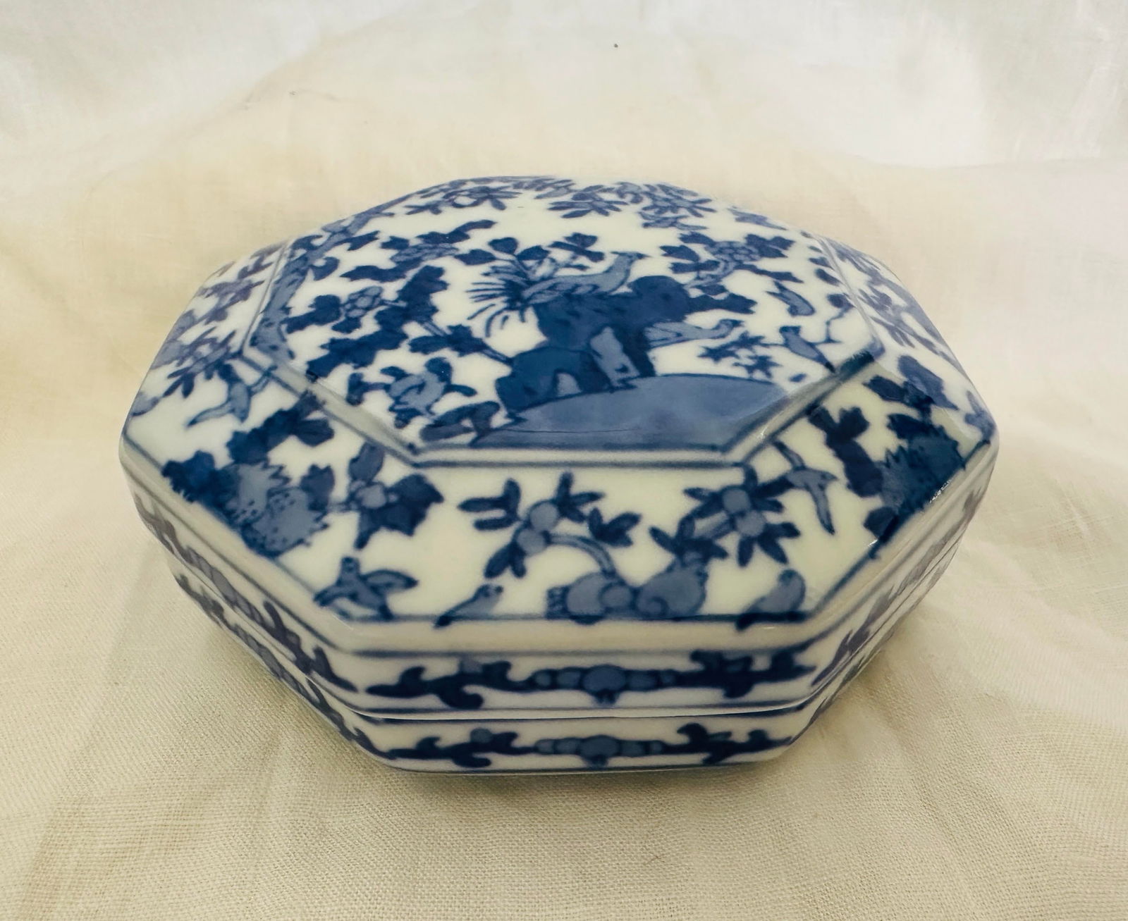Vintage Blue & White Porcelain Trinket Box - 4