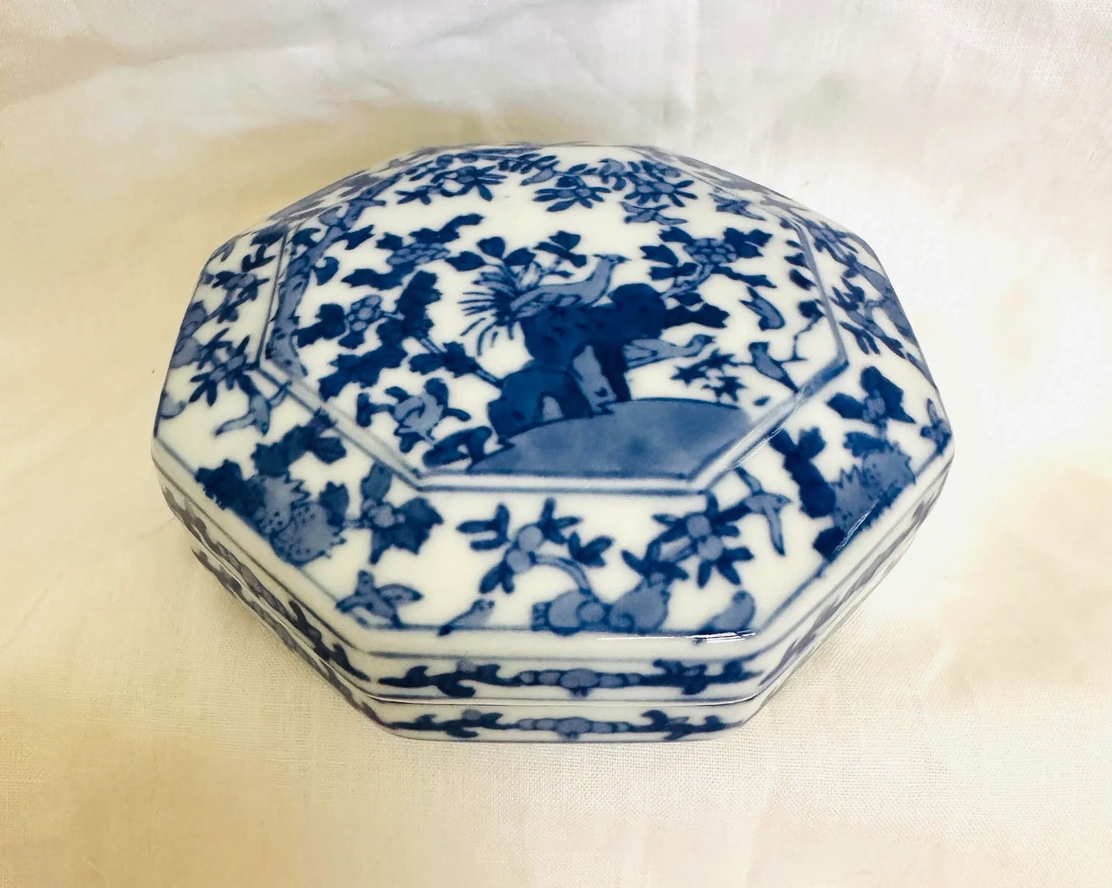 Vintage Blue & White Porcelain Trinket Box - 7