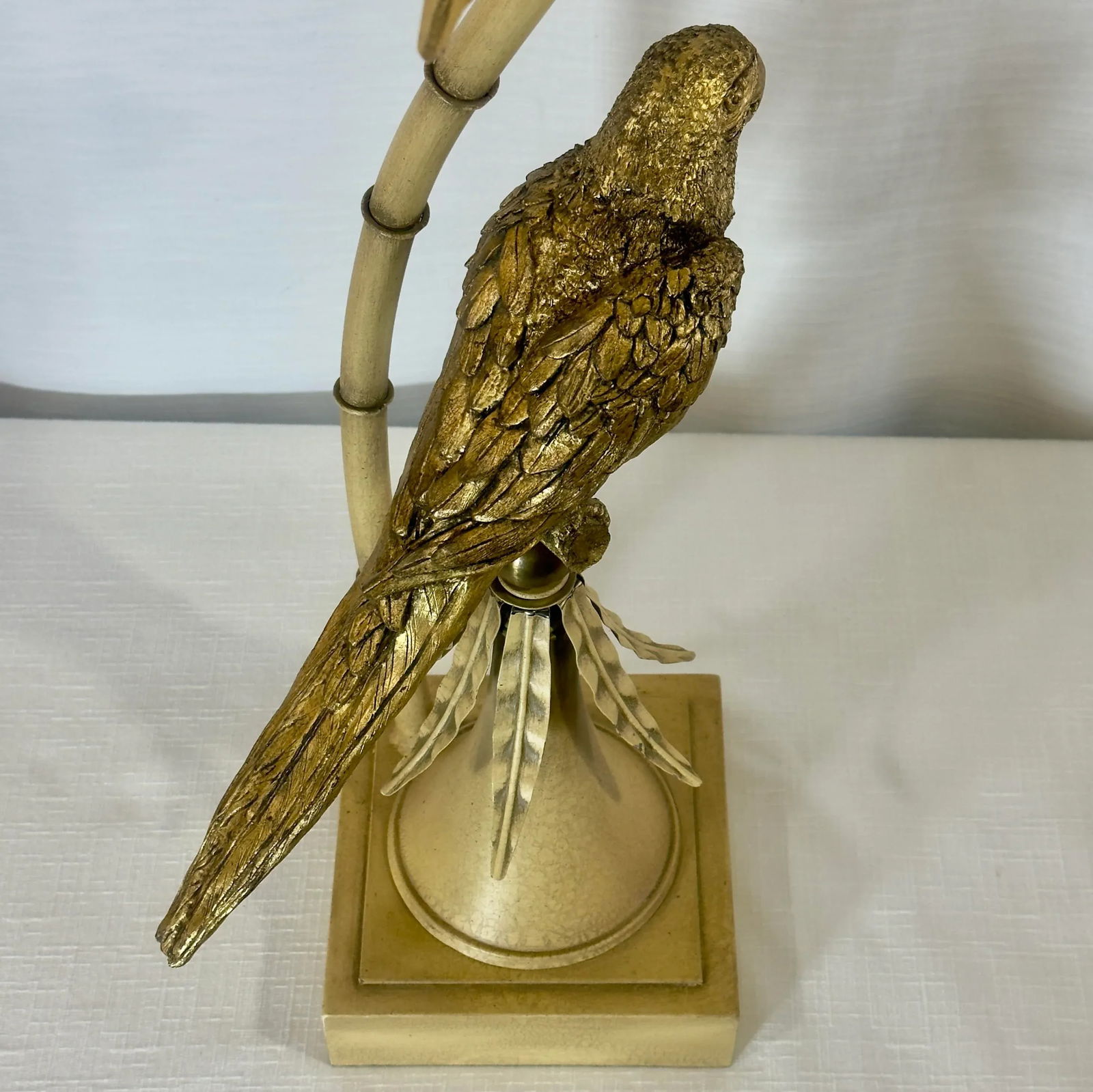 Chic Vintage Palm Beach Regency Gold Parrot Tole Palm Tree Table Lamp – Mid-Century Modern - 3