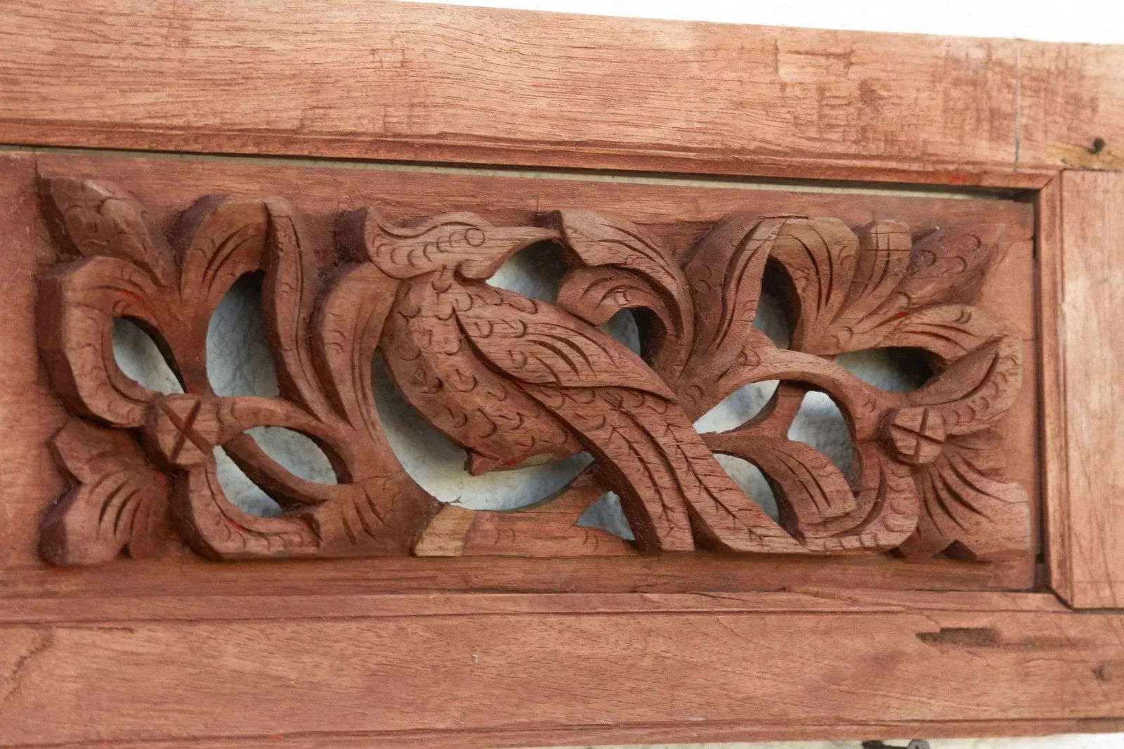 Small Pair of Birds Oriental Carving - 5