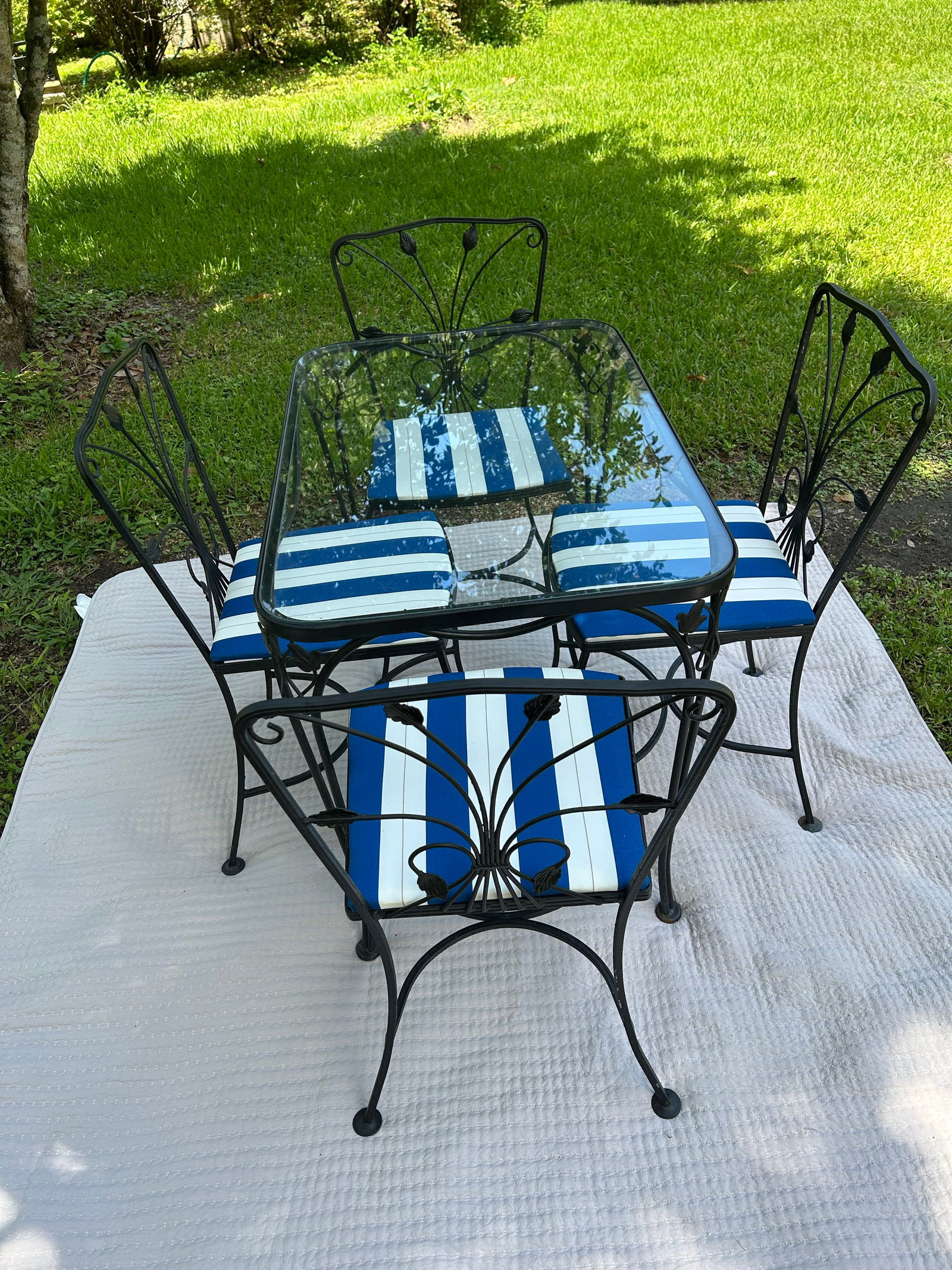 Mid 20th Century Wrought Iron Patio Dining Set Attributed to Salterini - 3