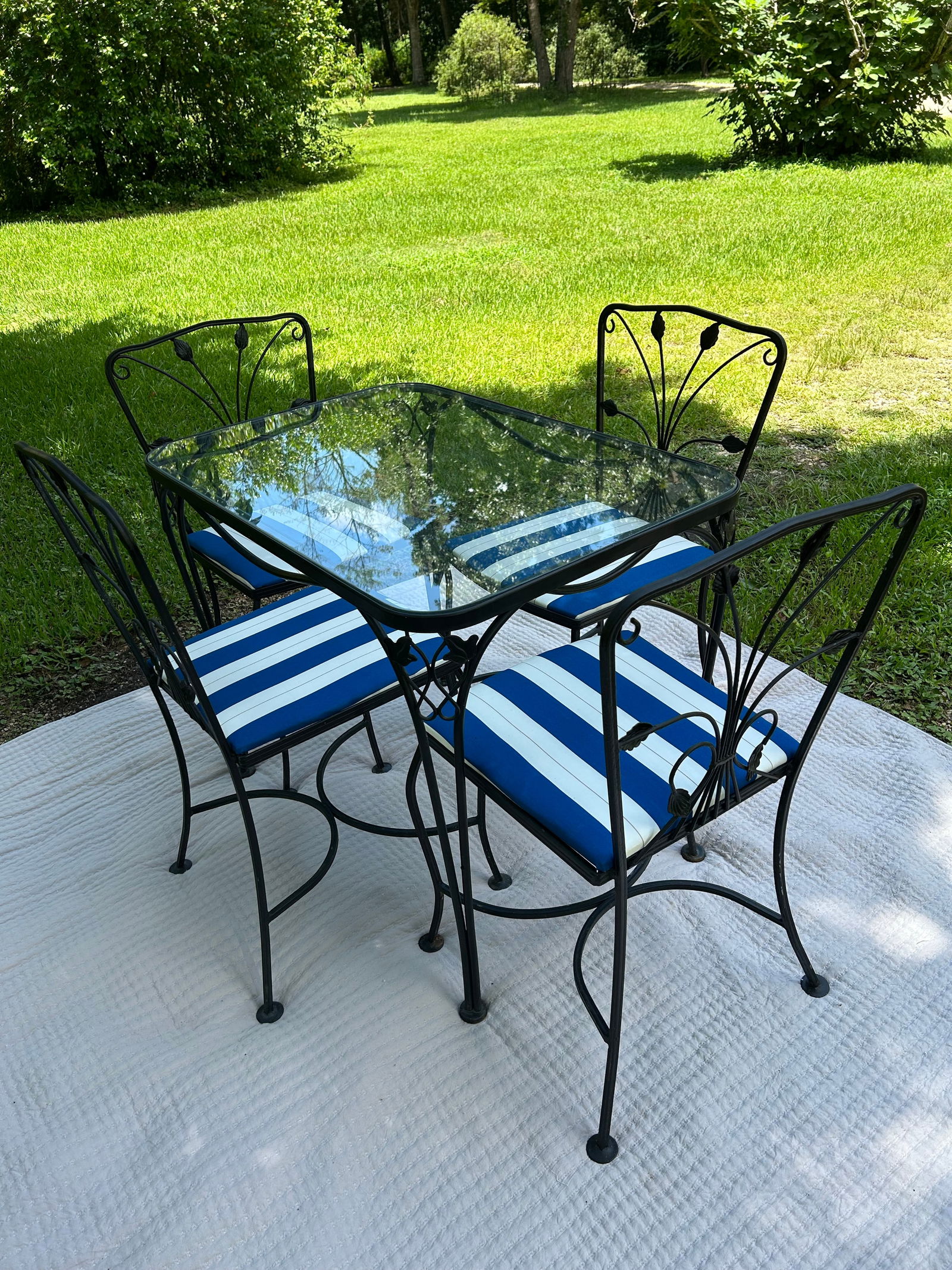 Mid 20th Century Wrought Iron Patio Dining Set Attributed to Salterini - 4