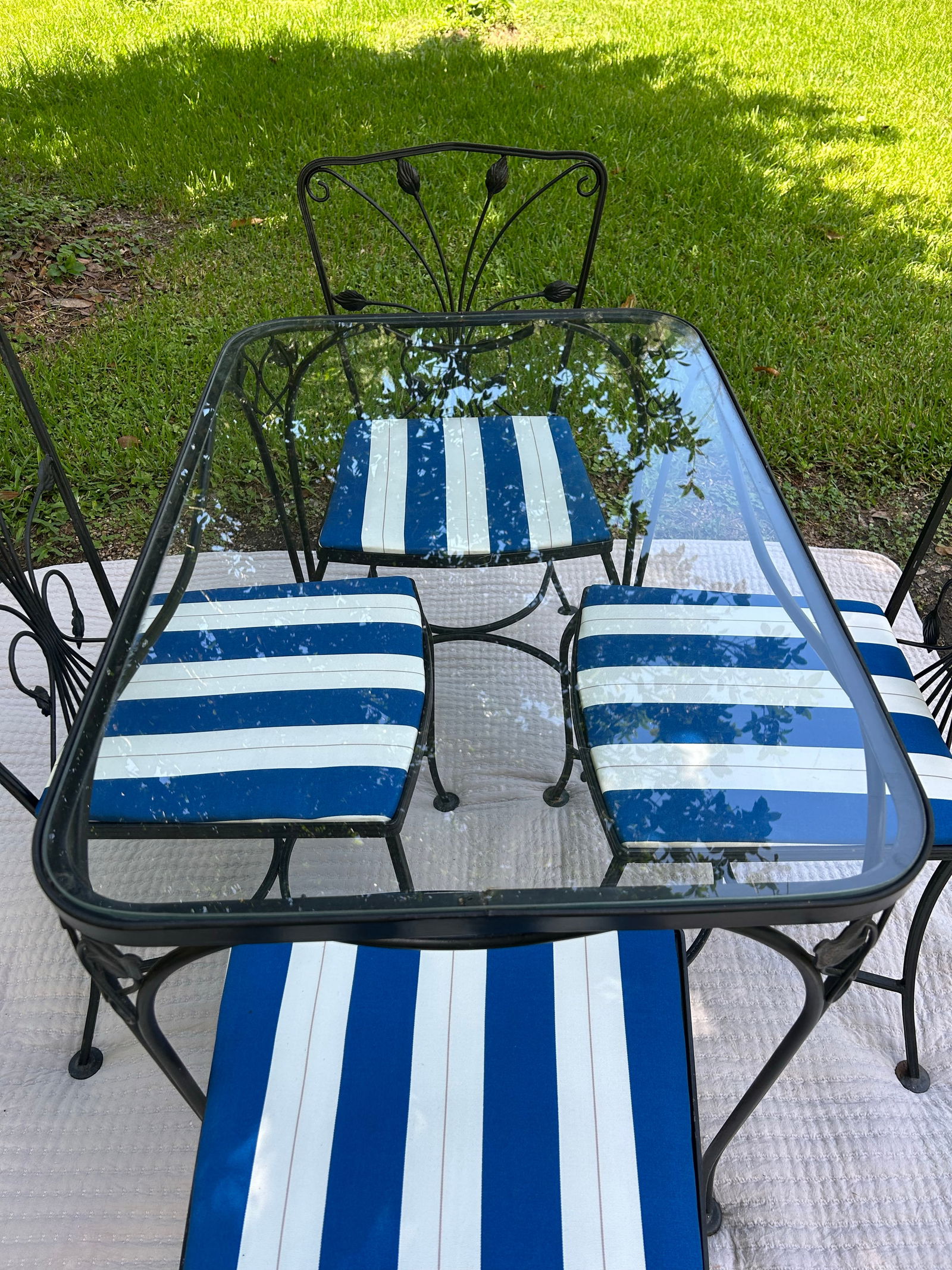 Mid 20th Century Wrought Iron Patio Dining Set Attributed to Salterini - 7