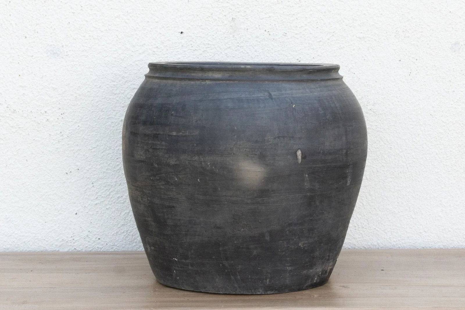 Obsidian Patina Clay Pot - 3