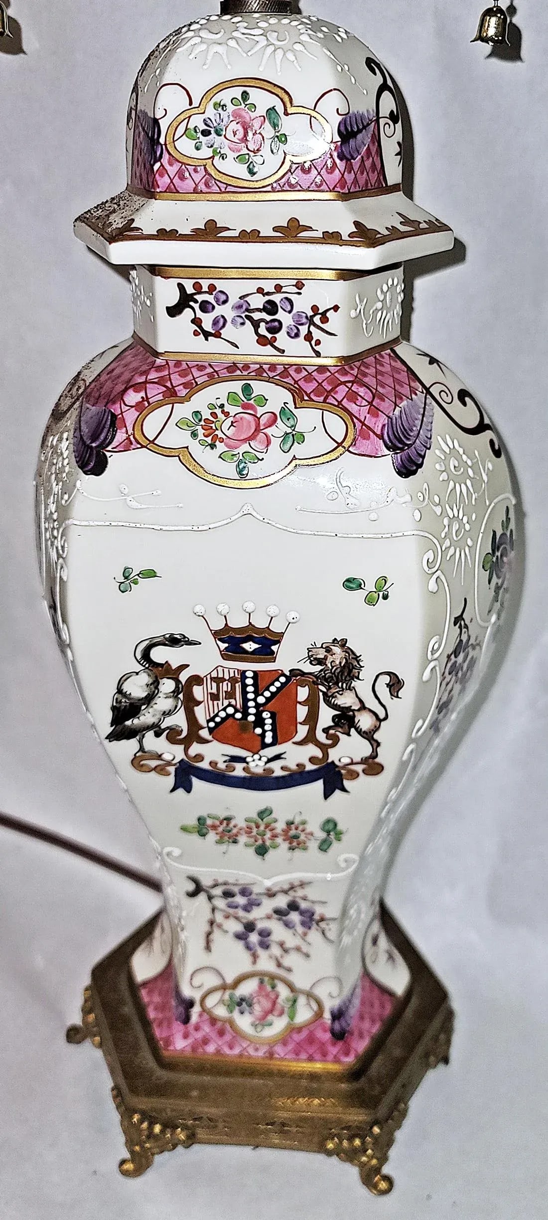 1920s Famille Rose Samson Crested Table Lamp - 3