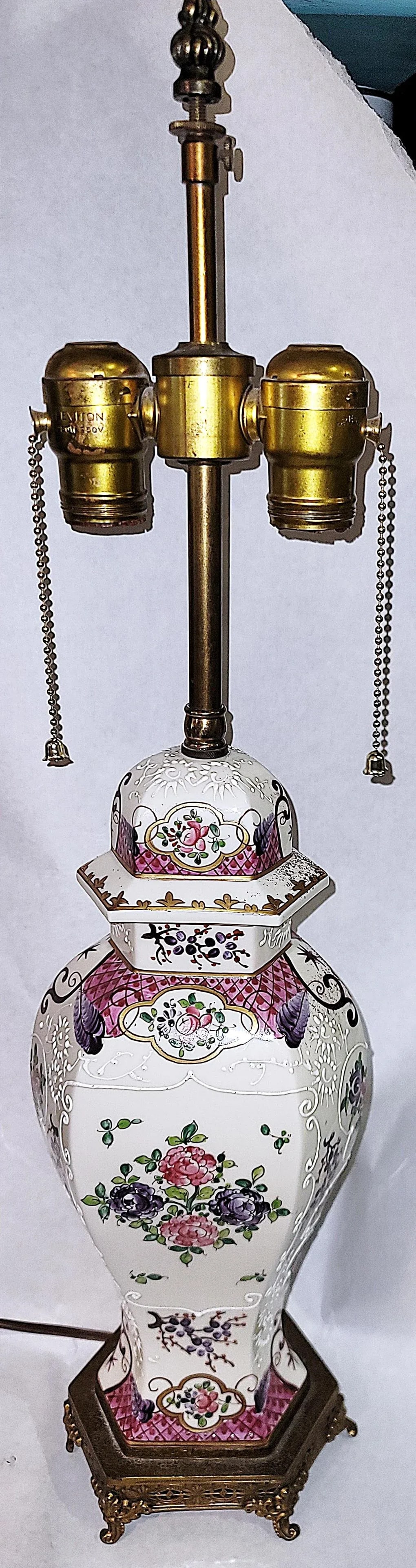 1920s Famille Rose Samson Crested Table Lamp - 4