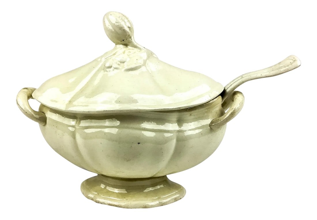 Vintage Victorian 3 Piece Porcelain Gravy Boat Set: Probably from the early 1900s, and in fabulous condition. Comes with a cover and a matching porcelain spoon. Not many of these around in such great condition. The lid is slightly off center as I am