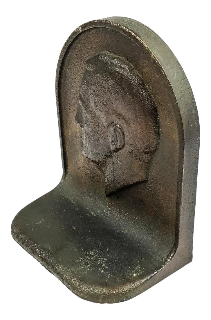 Vintage Cast Iron Bronze Plated Bookend Dwight D Eisenhower: Cool piece of history. Perfect for the history buff. In nice condition with no issues except some nice patina. Unfortunately only one of these. Have not found another one so this item was definitely