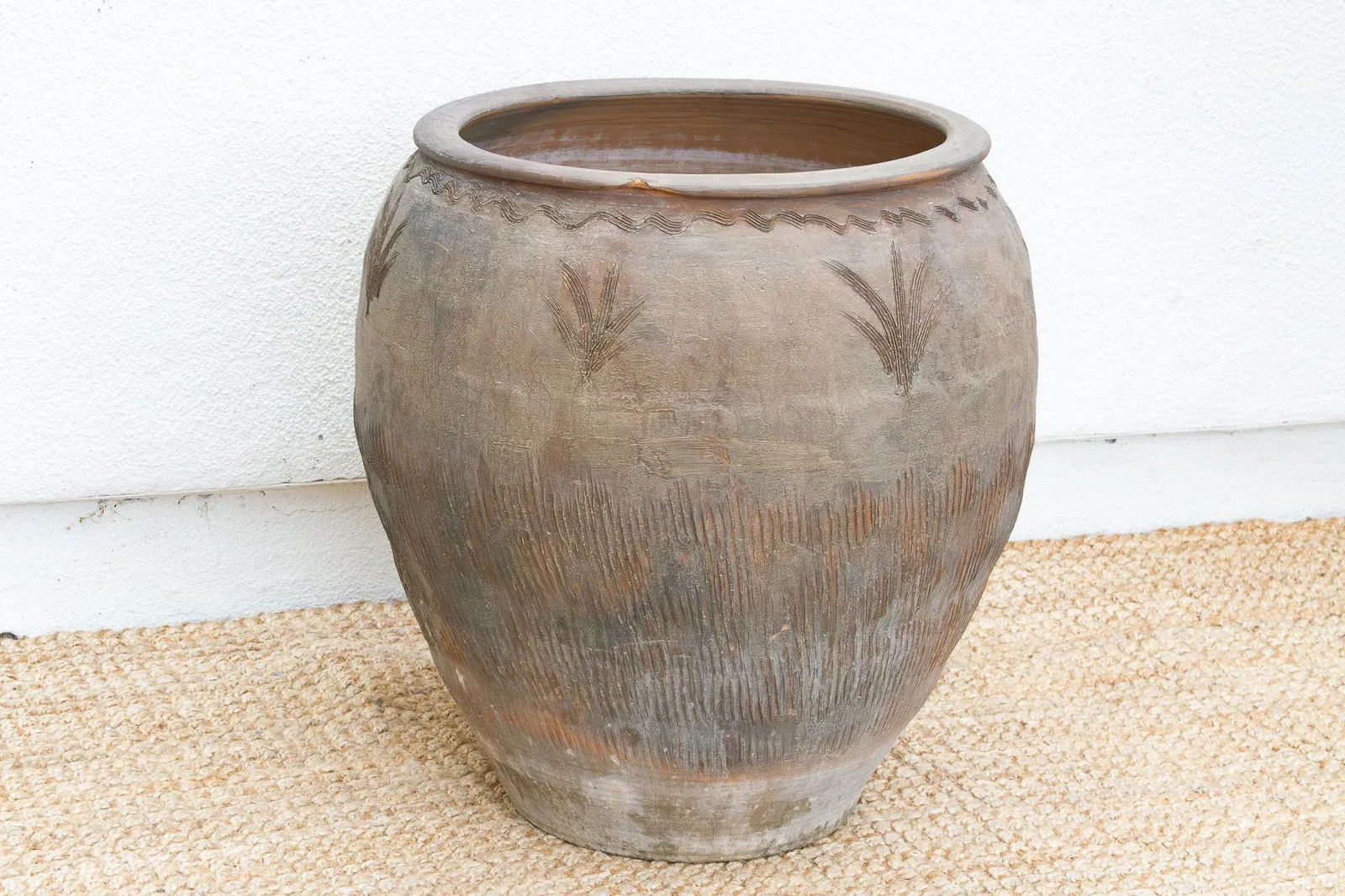Ranch House, Large Vintage Etched Planter - 4
