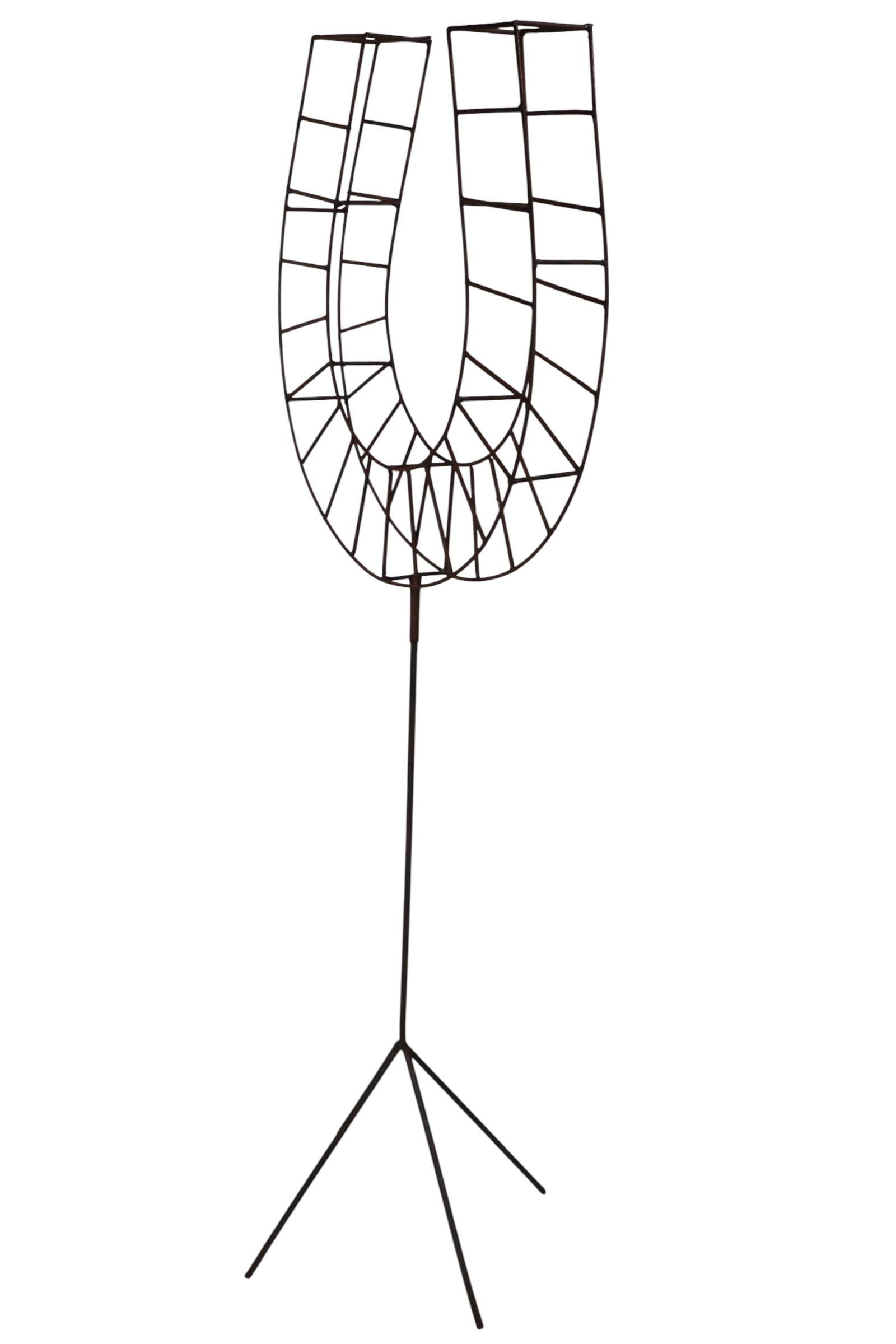 Mid Century Horseshoe Shape Wire Work Display Stand Garden Sculptural Objet - 7