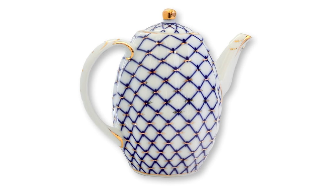 Porcelain 'Cobalt Net' Pattern Teapot - 2