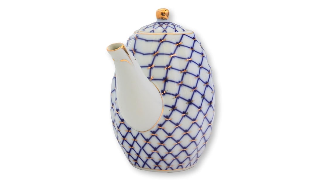 Porcelain 'Cobalt Net' Pattern Teapot - 3