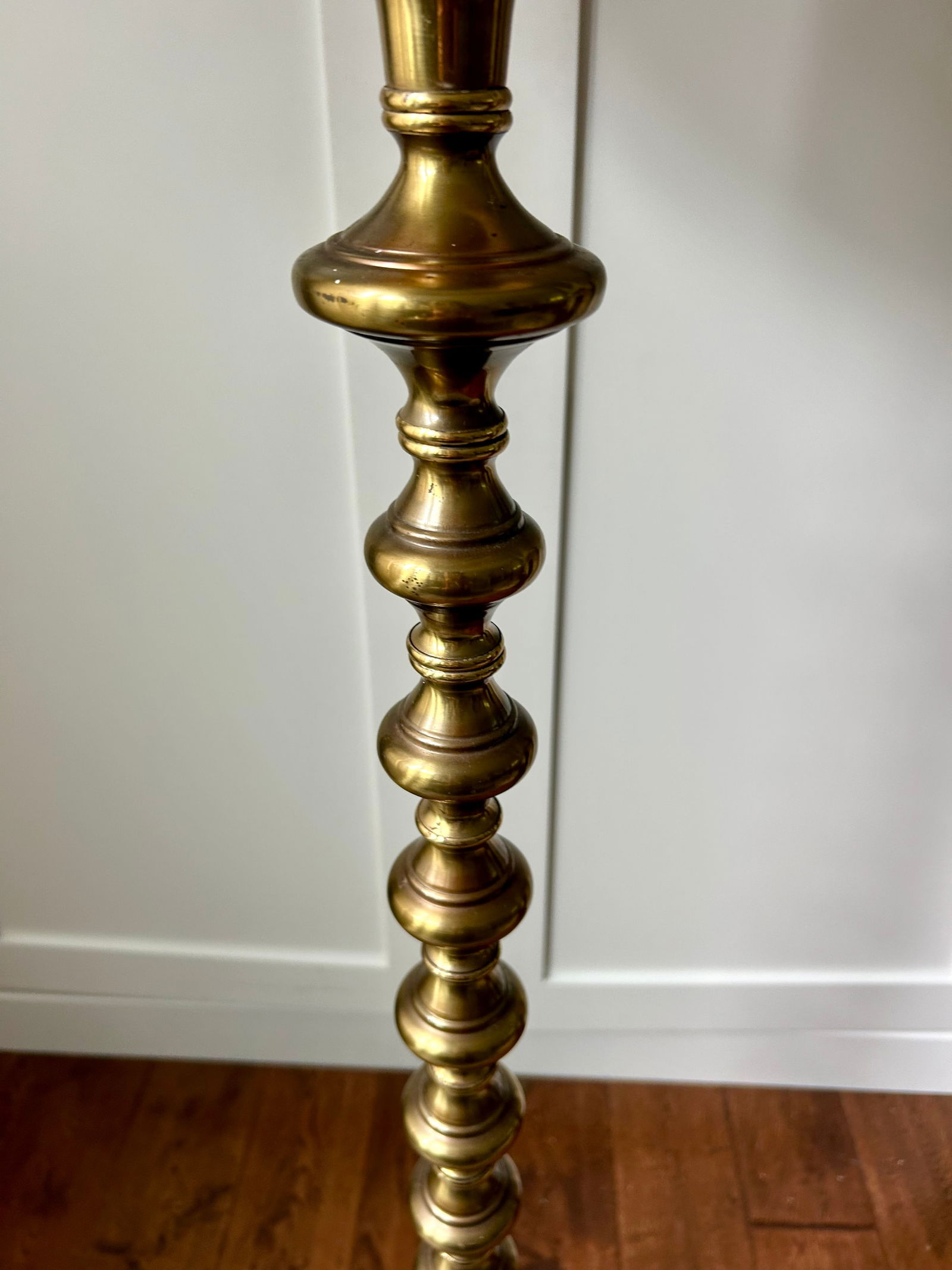 Vintage Mid-Century Modern Hollywood Regency Gold Stacked Orb Floor Lamp With Black Hardback Drum Sh - 4