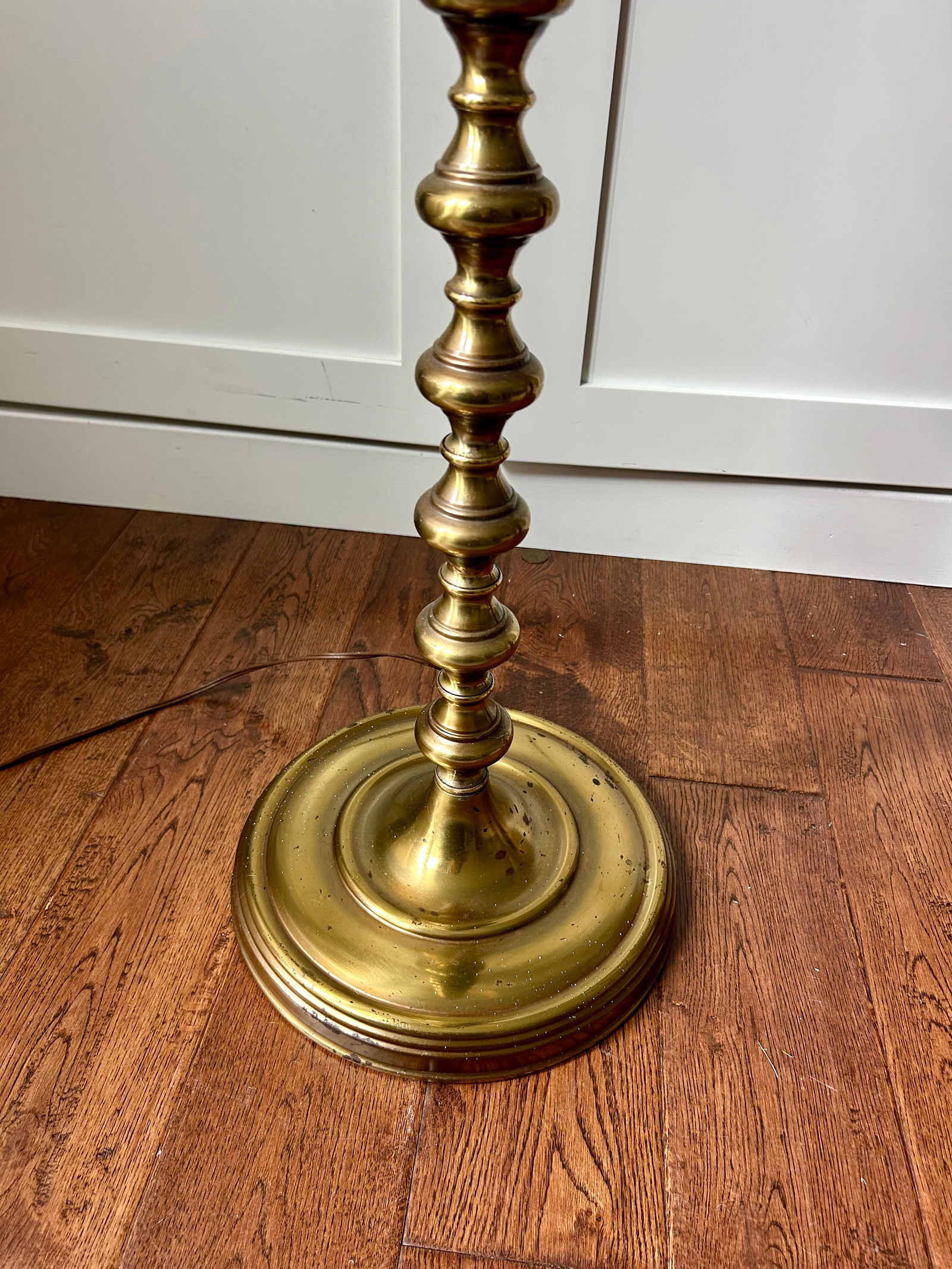 Vintage Mid-Century Modern Hollywood Regency Gold Stacked Orb Floor Lamp With Black Hardback Drum Sh - 6