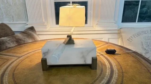 Thomas Pheasant for Baker Furniture Alabaster Swivel Lamp - 7