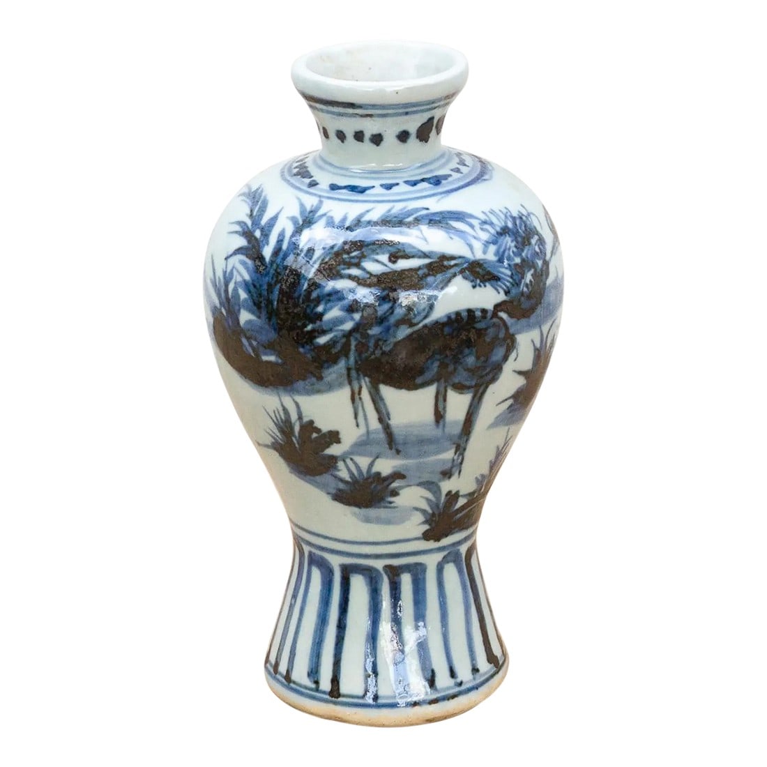 Rich Cobalt Blue & White Porcelain Vase: This small vase is a masterpiece of serene beauty. This antique Chinese porcelain vase, likely dating to the early 20th century, is a testament to the elegant artistry of hand-painted ceramics. The
