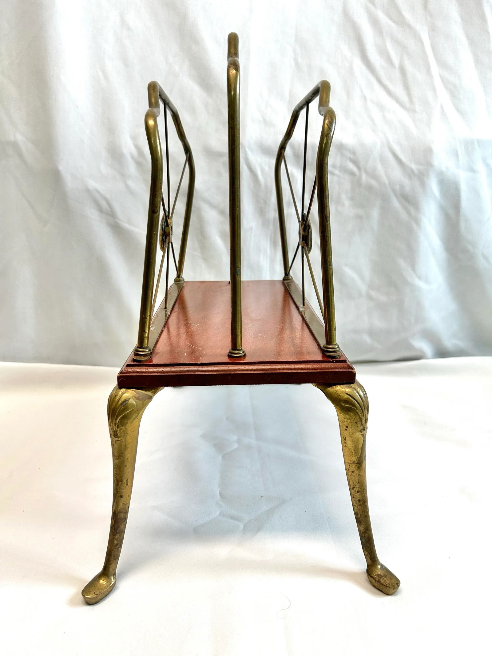 Hollywood Regency Brass Clam Shell Scallop Magazine Rack - 2