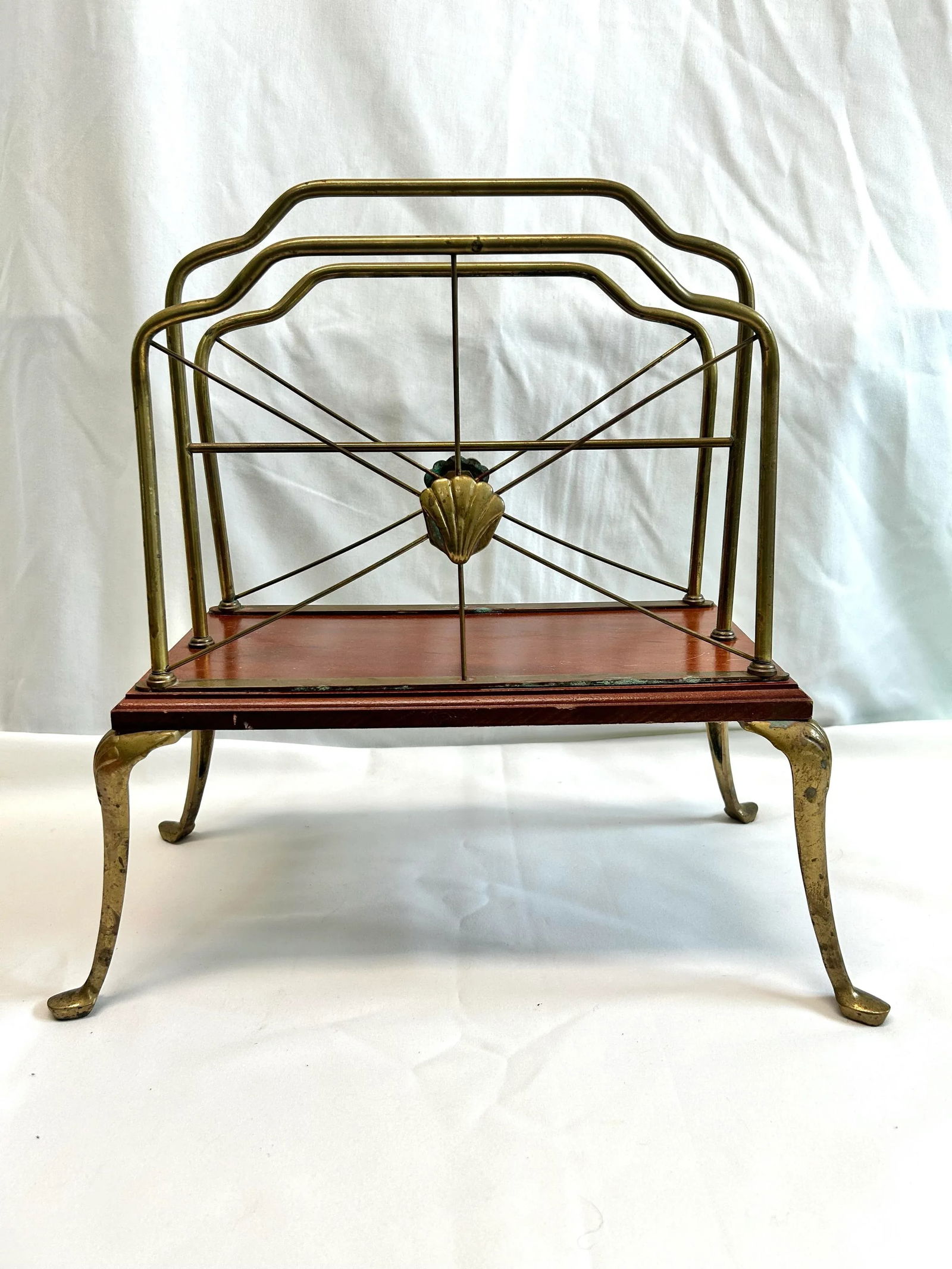 Hollywood Regency Brass Clam Shell Scallop Magazine Rack - 3
