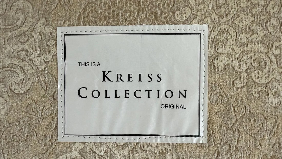 Kreiss Collection Right-Arm Chaise Lounge in Textured Damask Fabric - 9